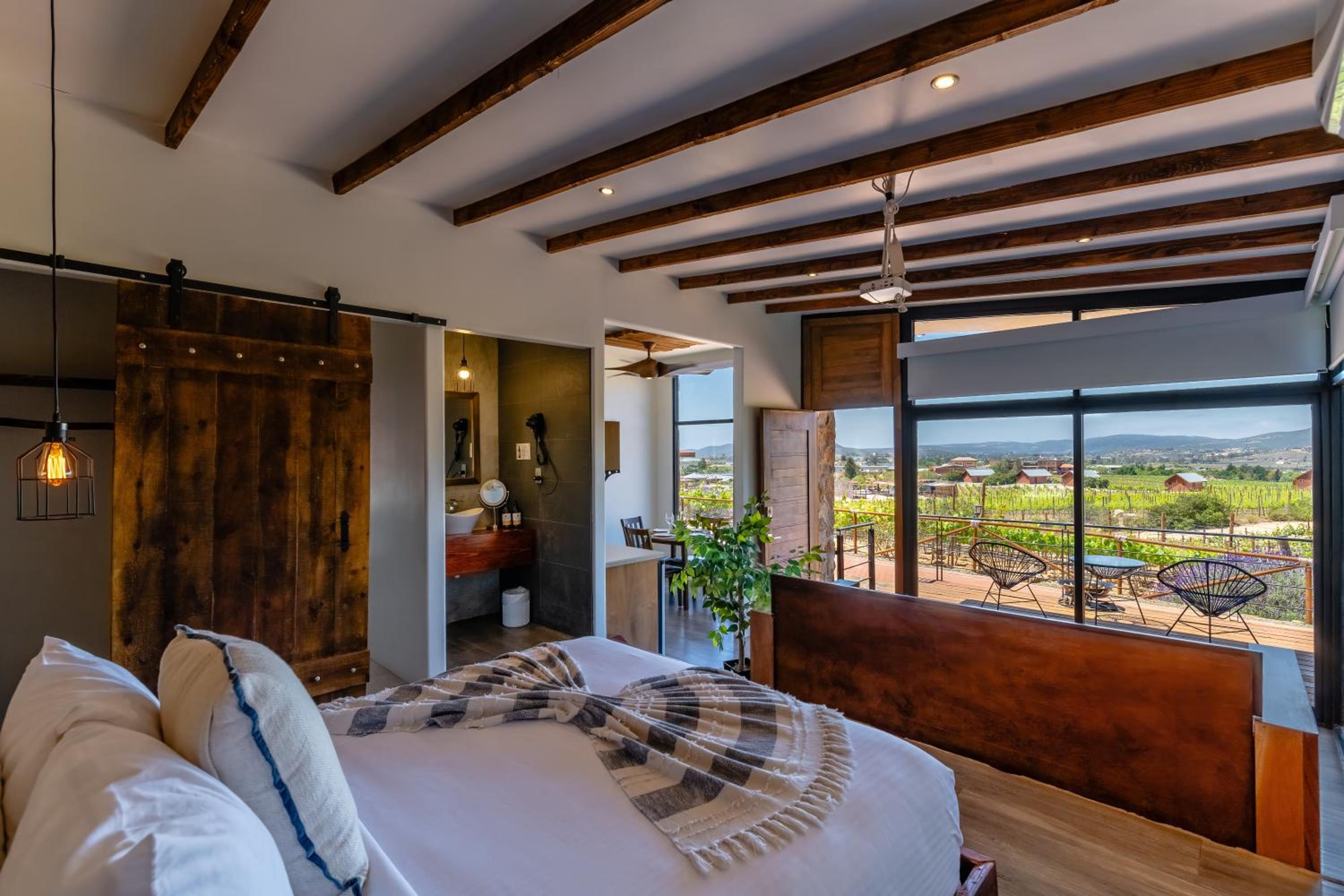 Deluxe Suite with Spa Bath