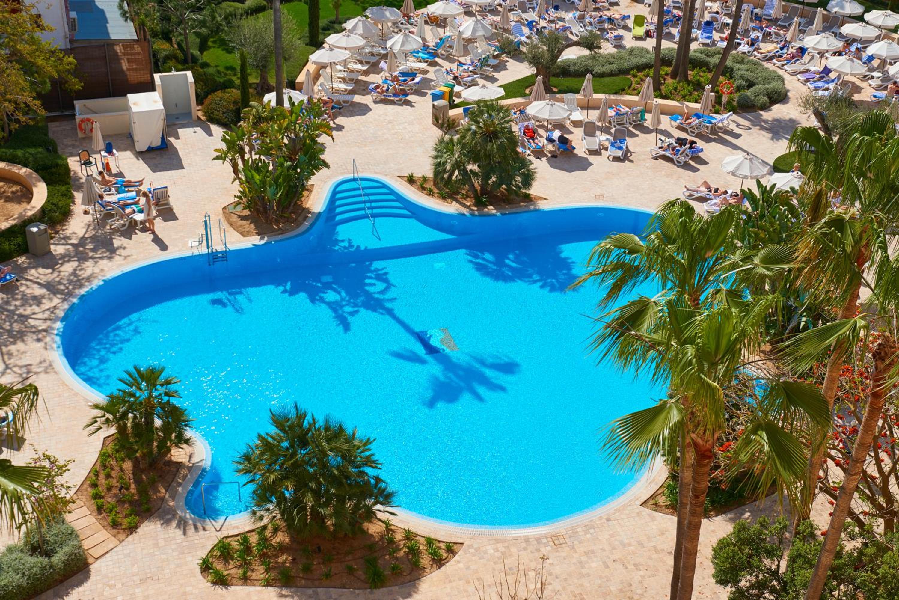 Double Room with Pool View - Photo 5