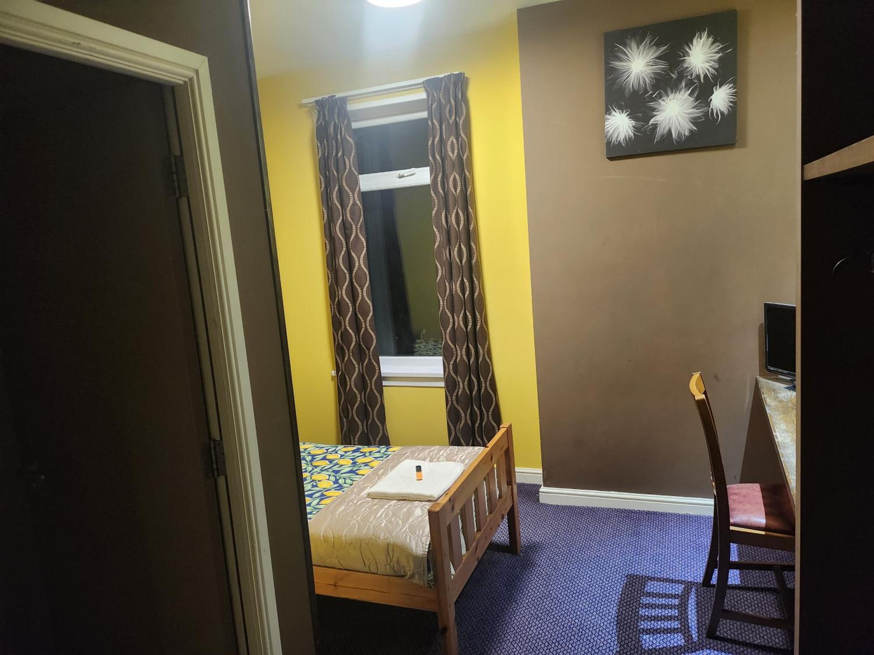 Single Room with Shower photo 3