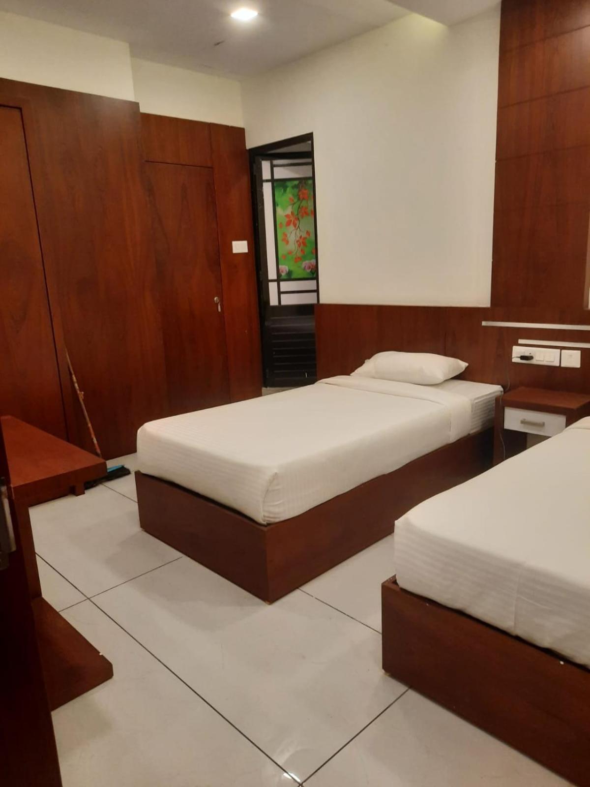 Deluxe Double or Twin Room photo 2