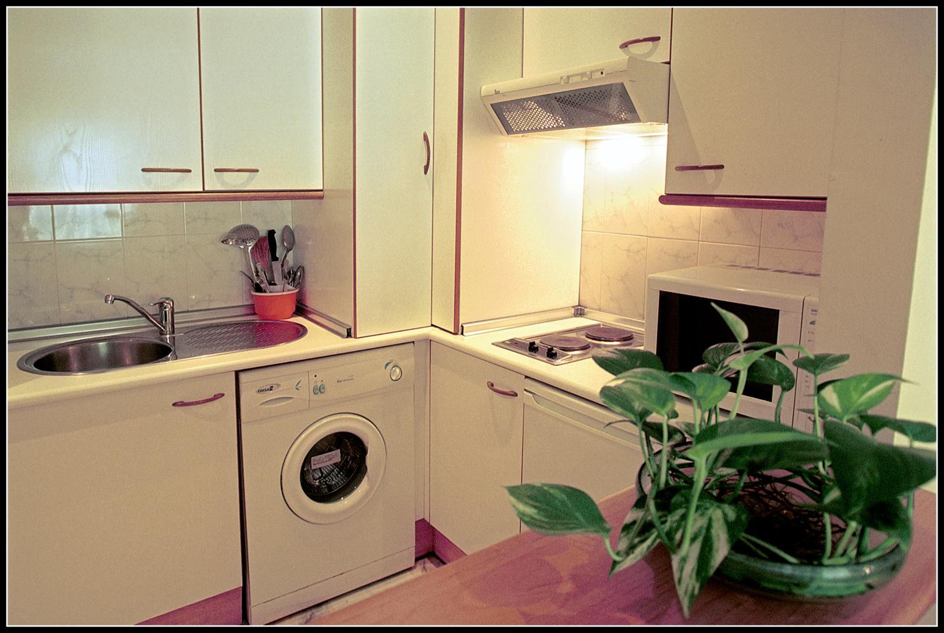 One-Bedroom Apartment (2 Adults) - Photo 3