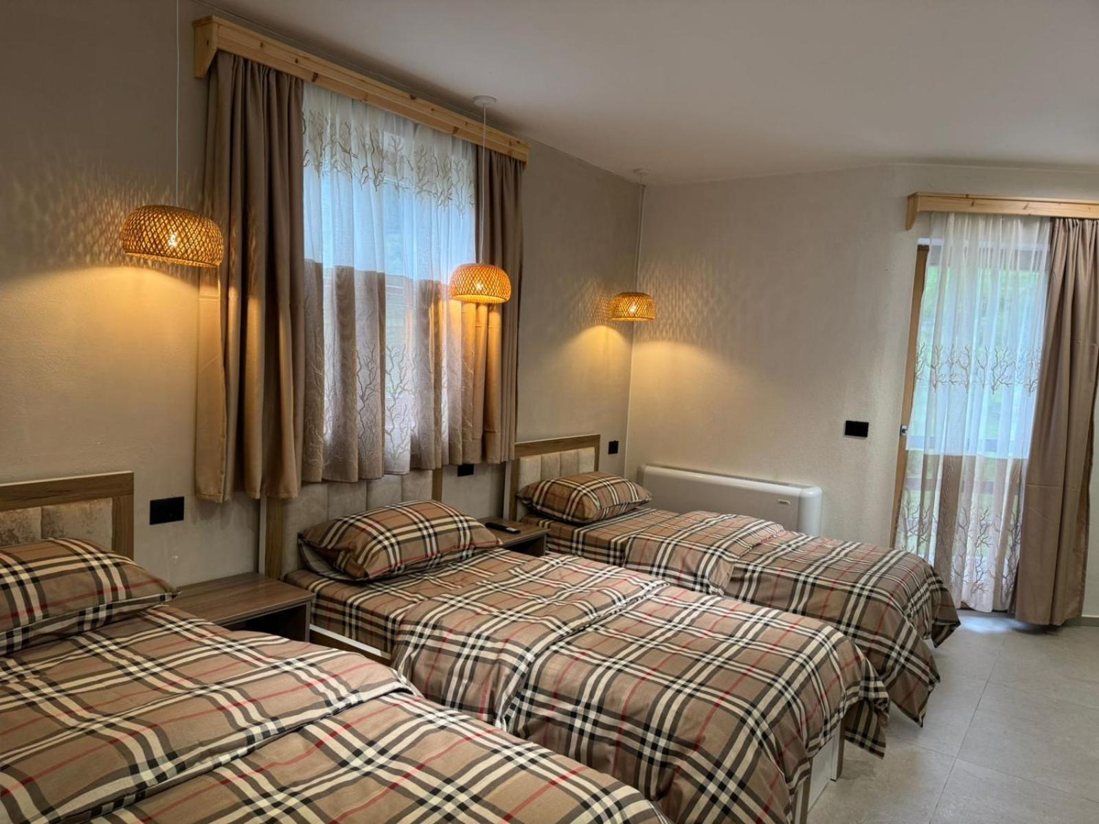Triple Room photo 2