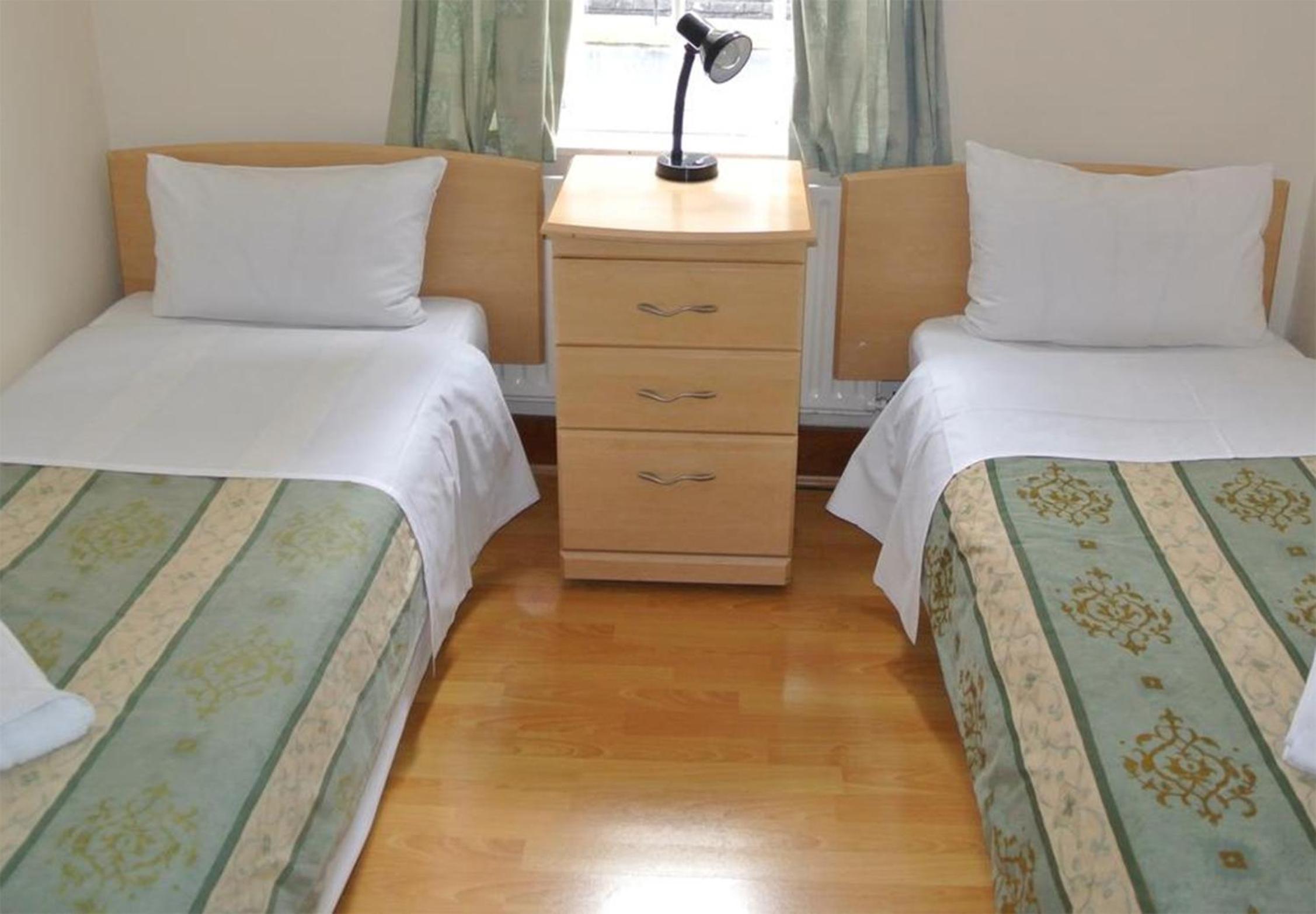 Twin Room with Shared Bathroom photo 1