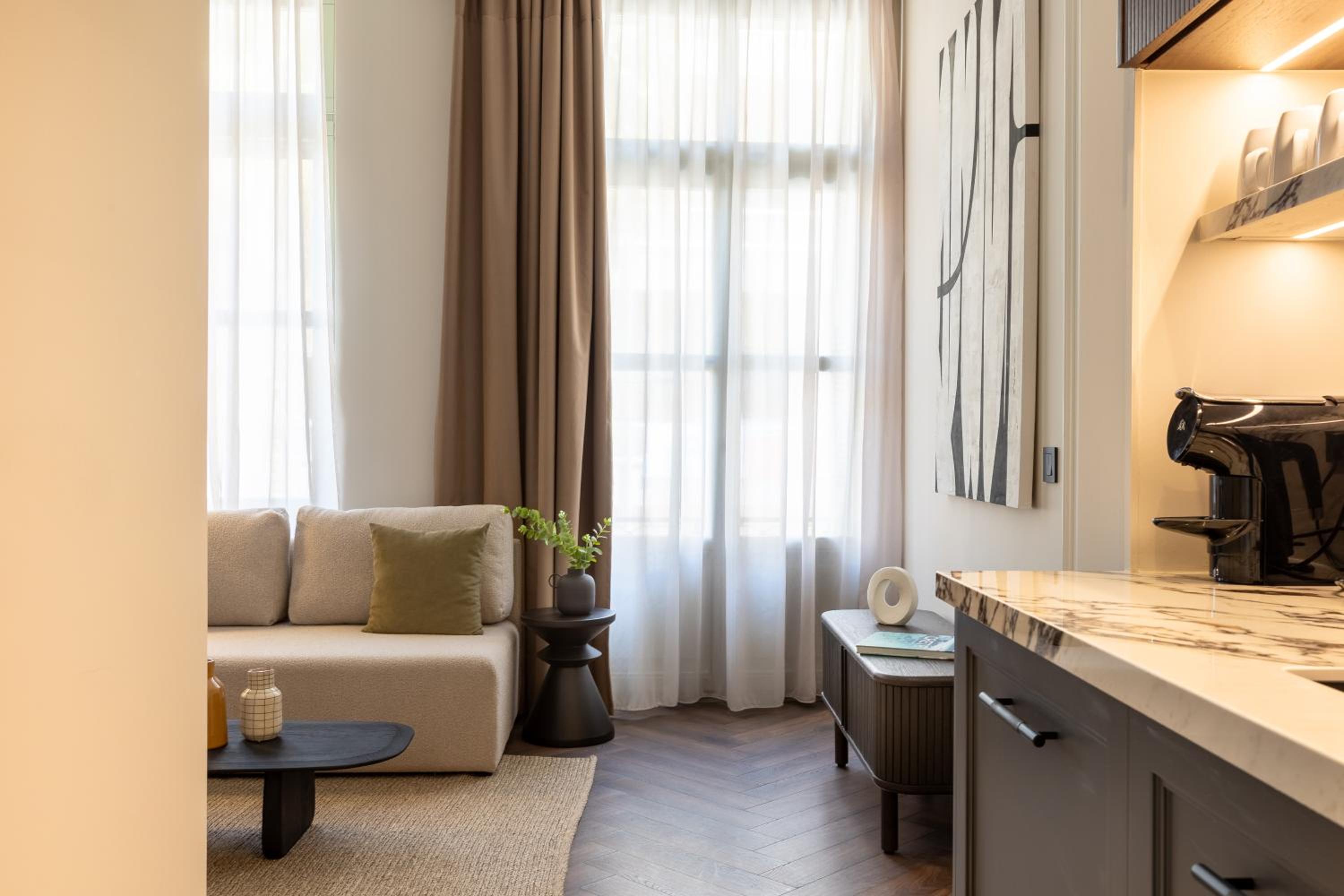 Ideon Antron Suite, two bedrooms, Kitchenette, balcony City View photo 2