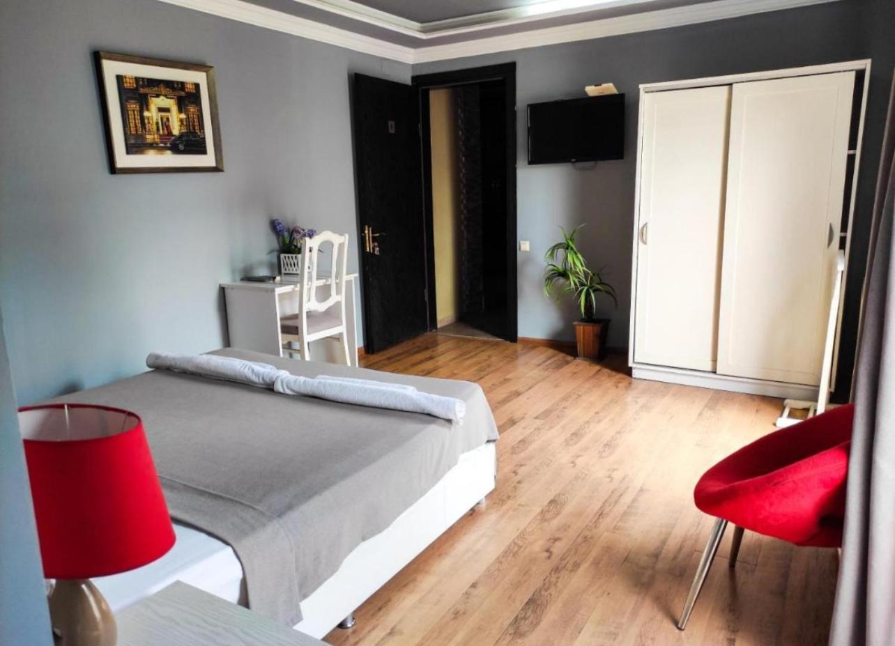 King Suite with Balcony photo 3
