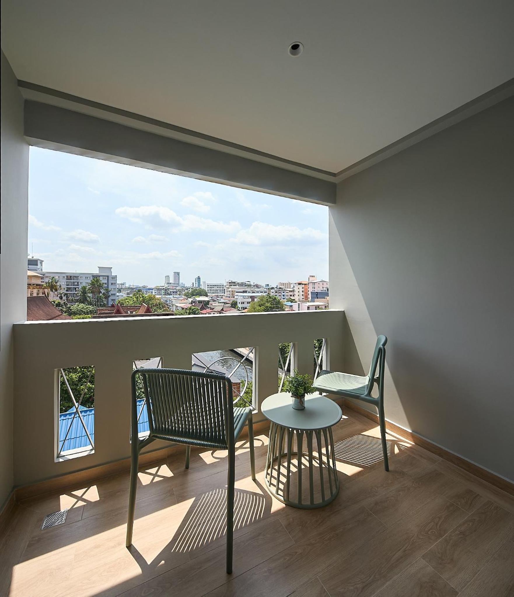 King Room with Balcony photo 2