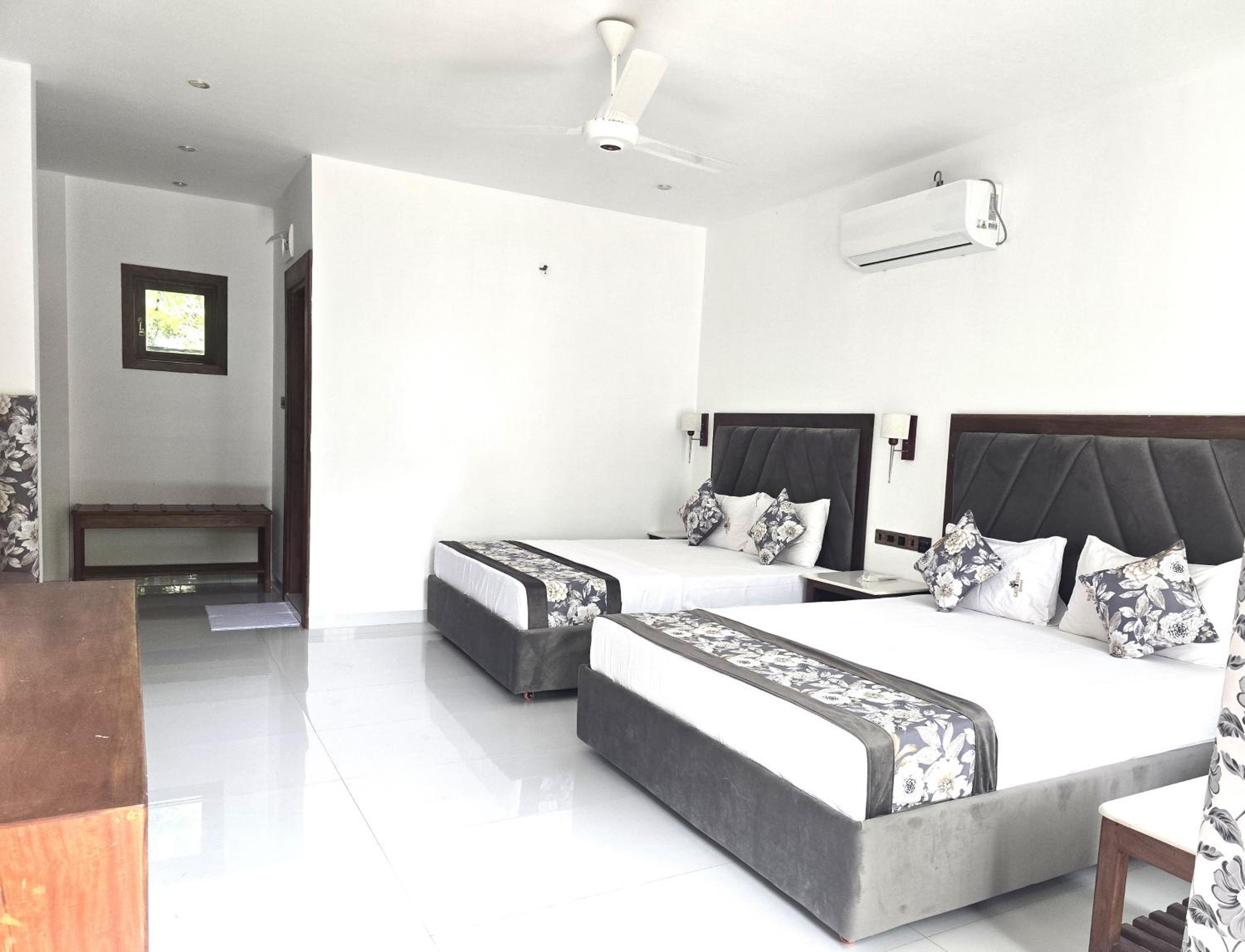 Deluxe Family Suite
