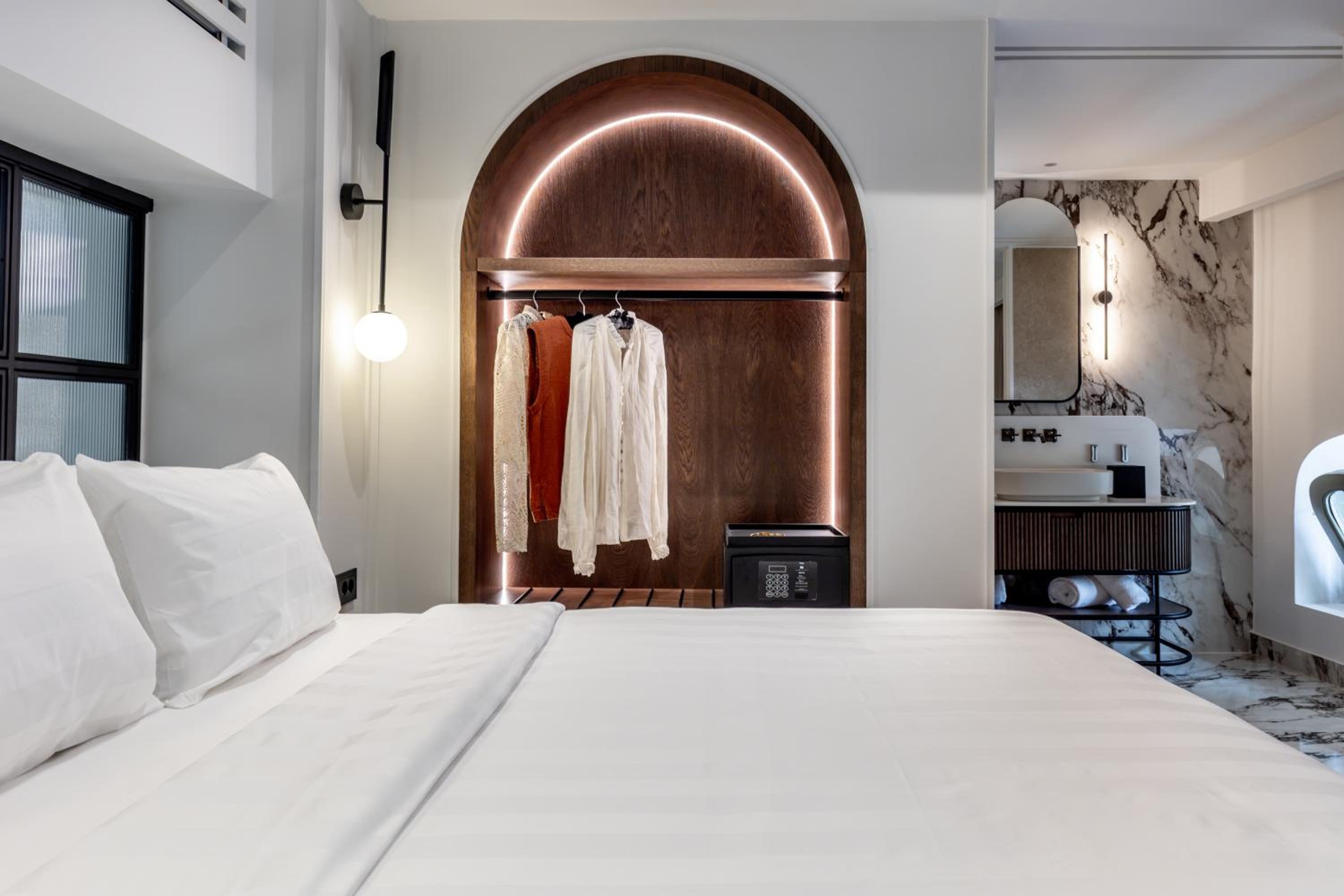 Hellas Suite, two bedrooms, Kitchenette, City View photo 2