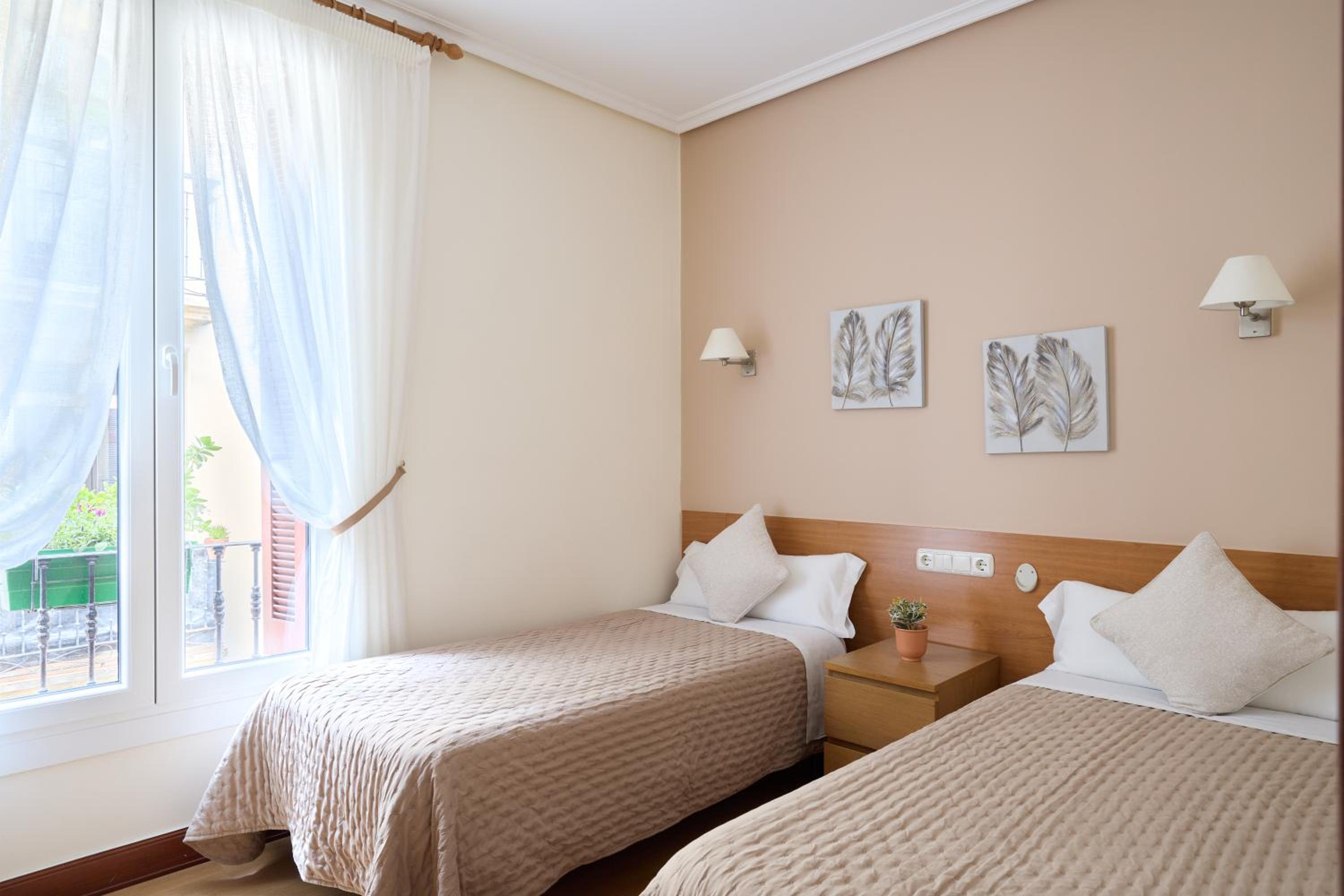 Twin Room with Shared Bathroom
