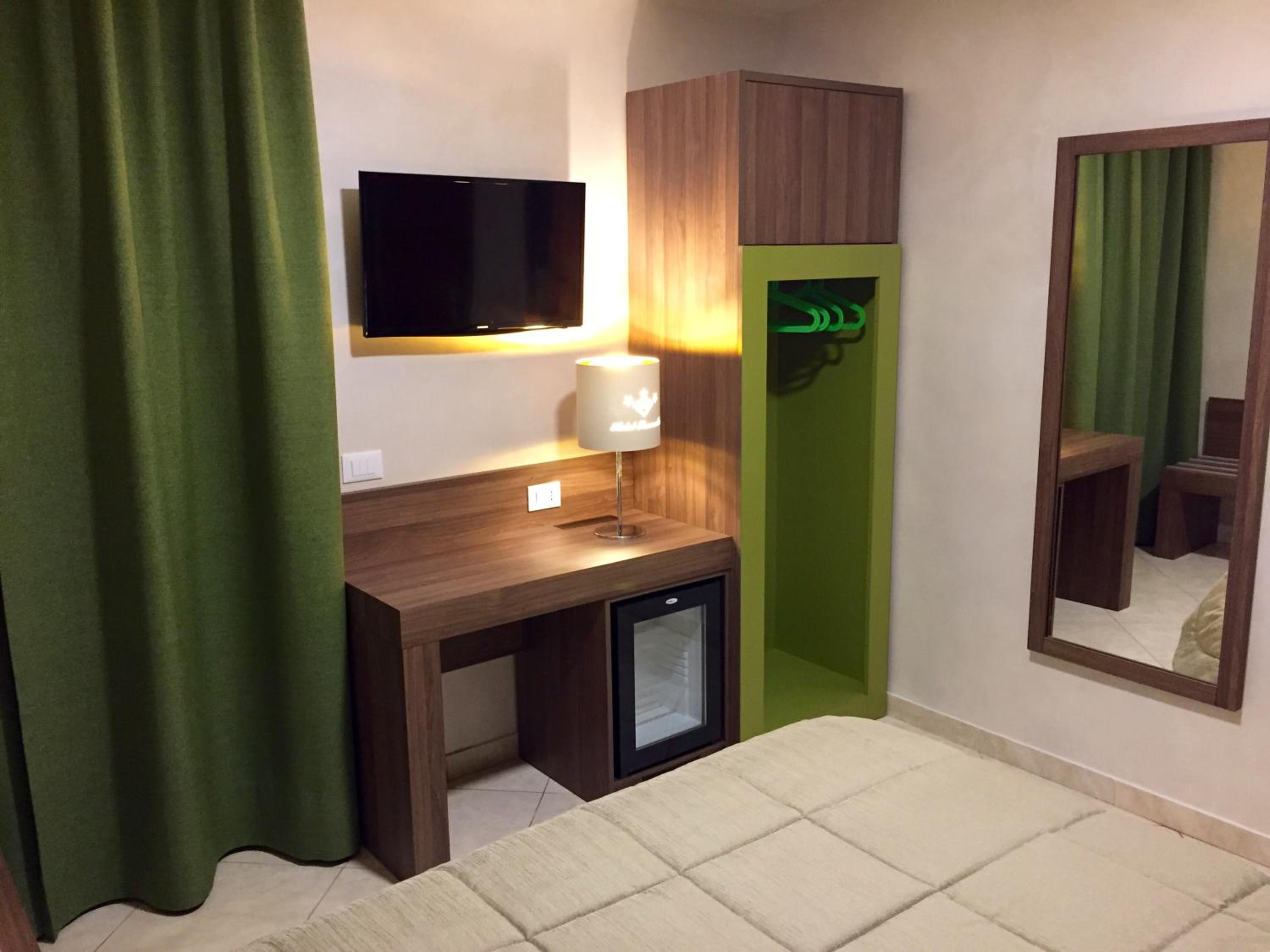 Double Room - Photo 8