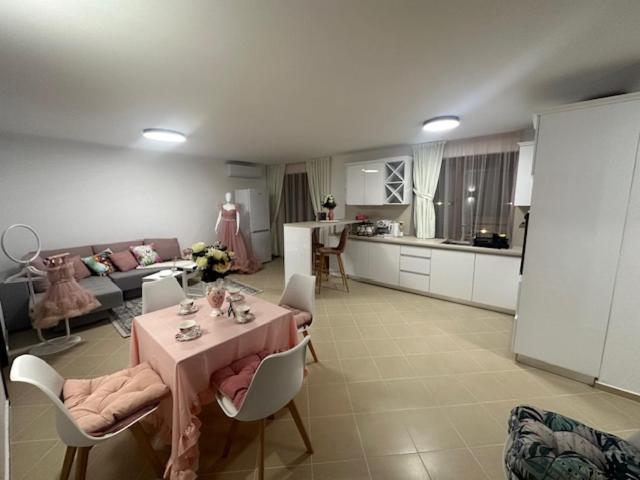Two-Bedroom Deluxe Apartment with Balcony photo 3