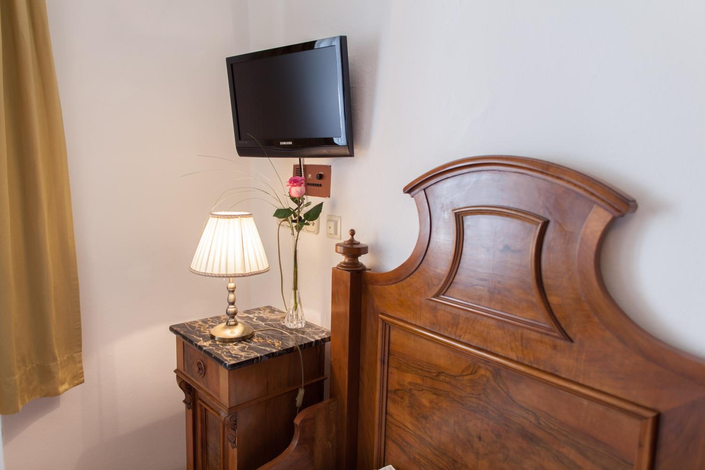 Superior Deluxe Double or Twin Room  - Photo 14