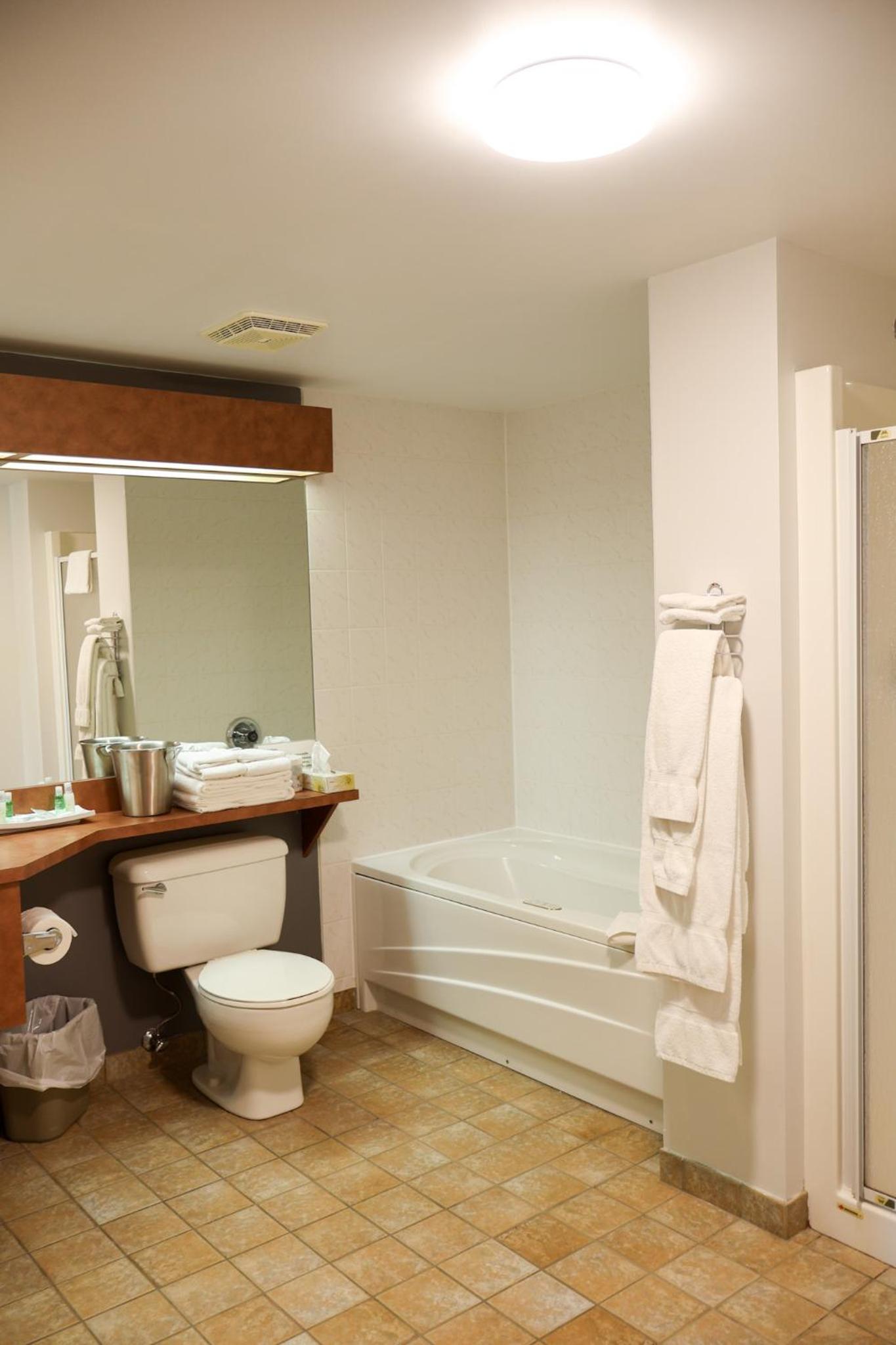 Executive Suite - Photo 1