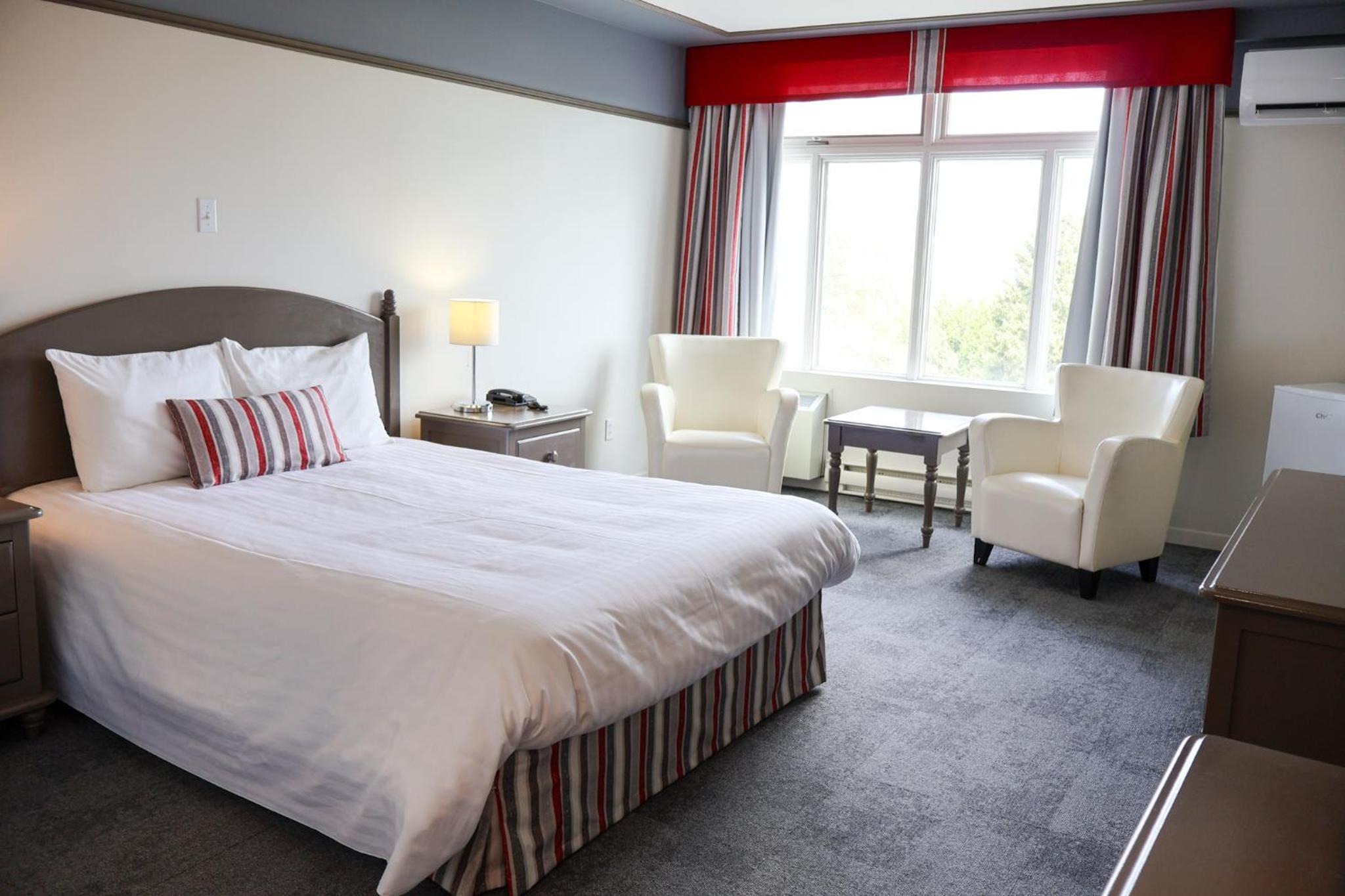 Superior King Room - Photo 3