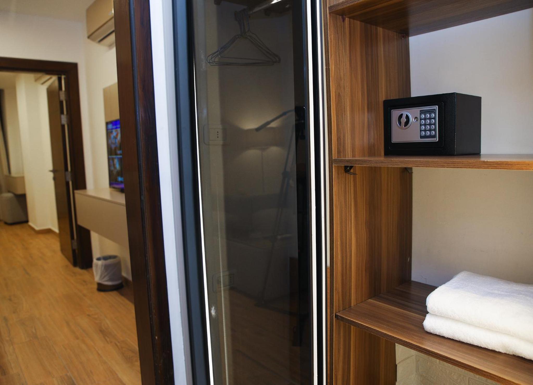 Luxury Triple Room