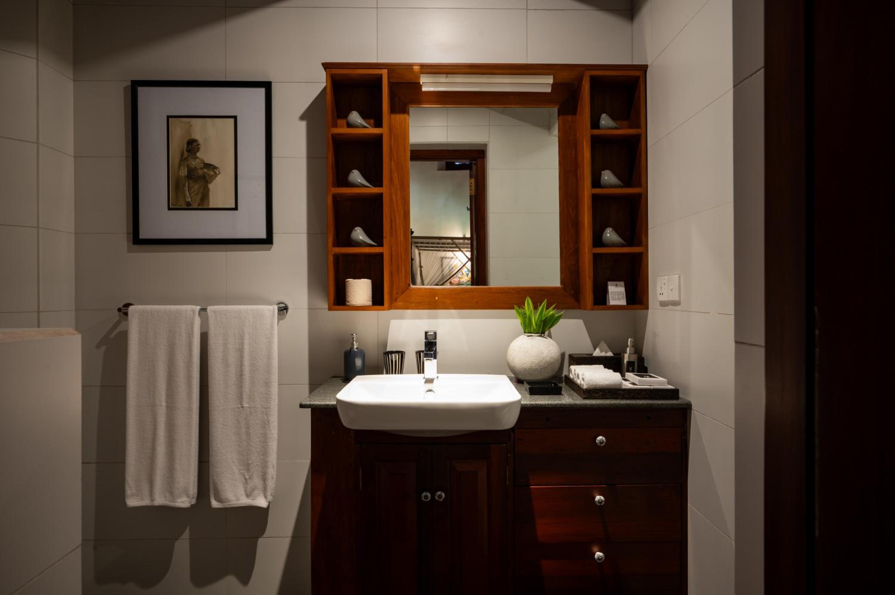 Elevated Deluxe Room - Complimentary Evening Tea Service & Snacks, Early Check-in & Late Check-out (on availability) photo 3