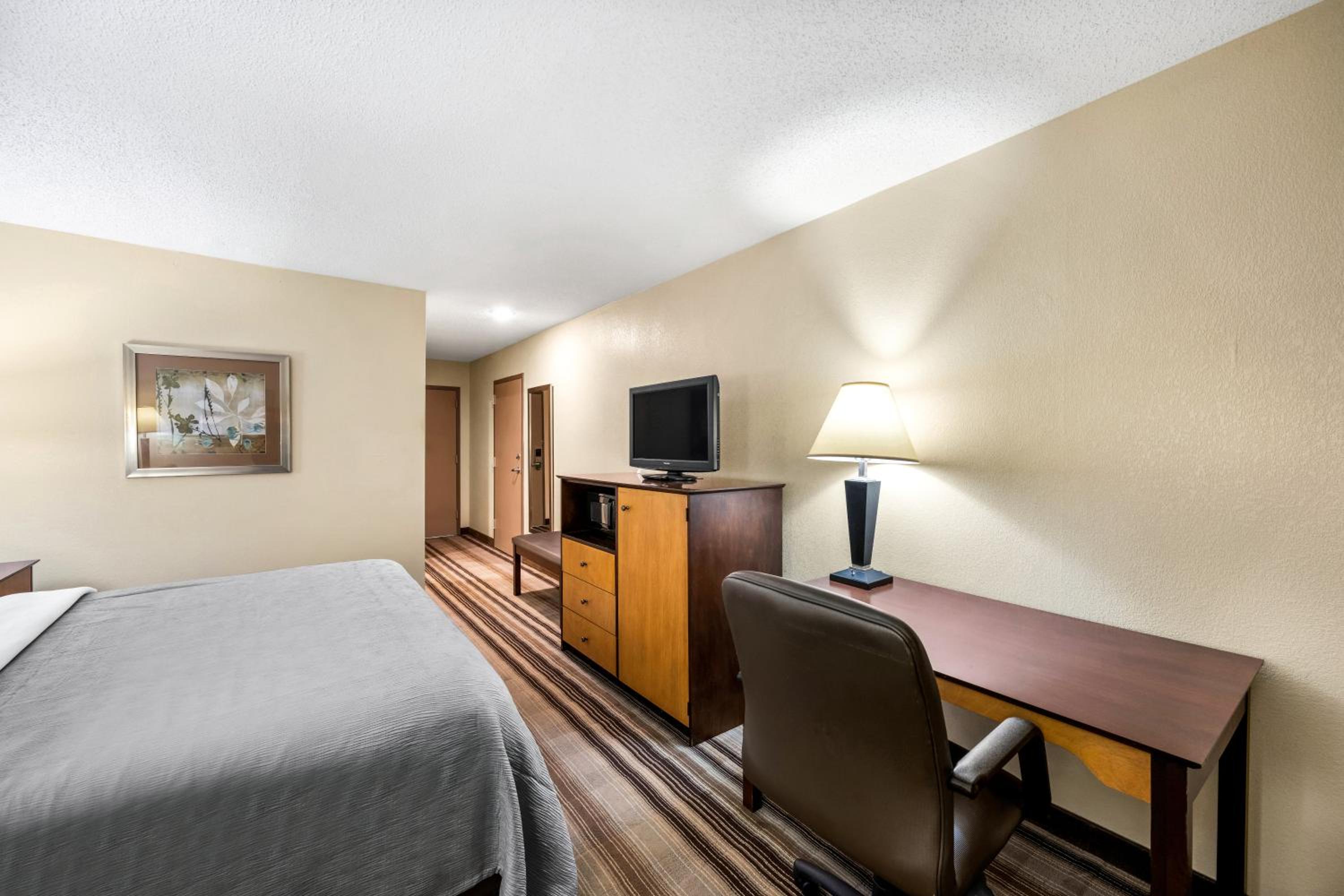 King Room - Accessible/Non-Smoking - Photo 1