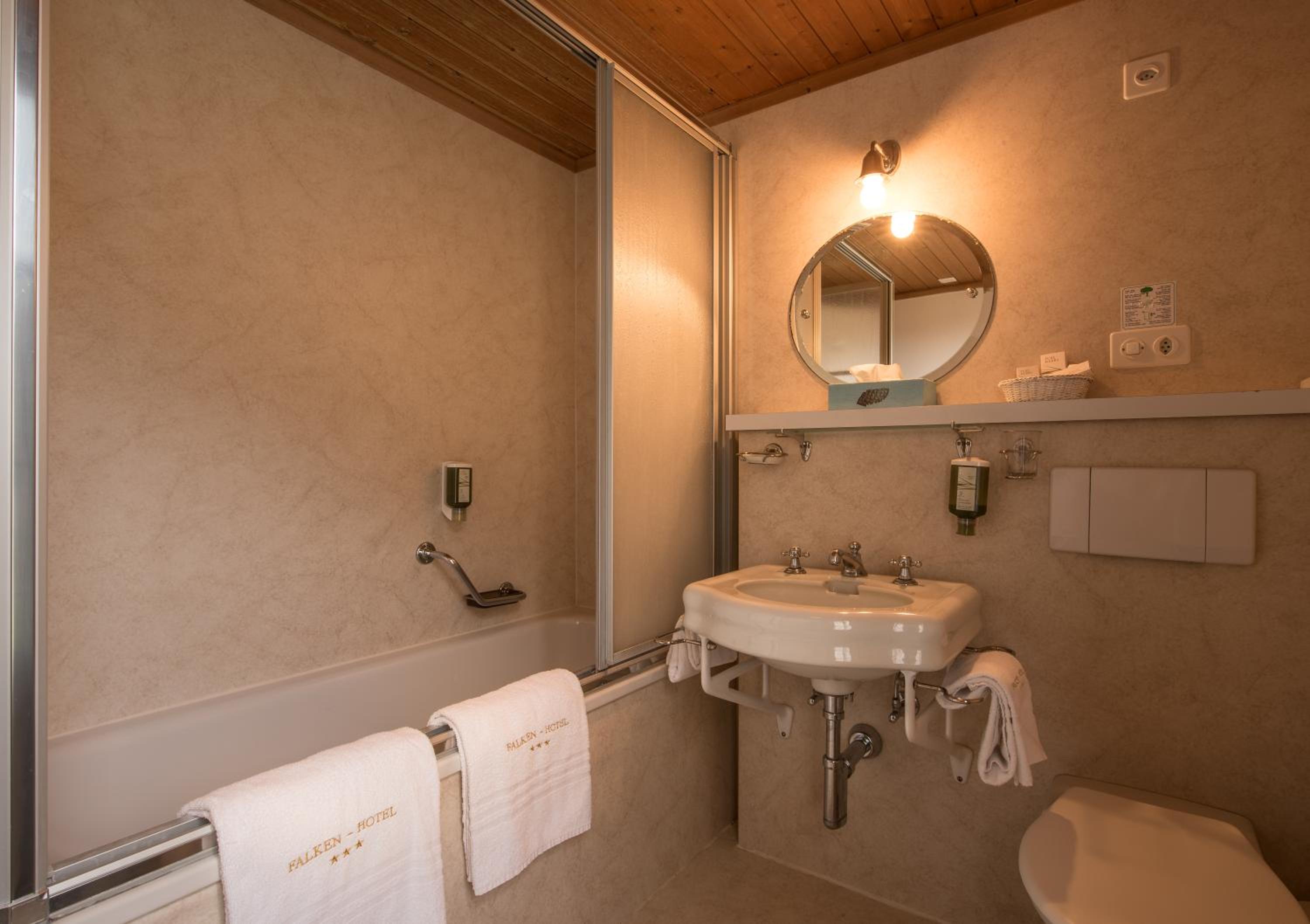 Standard Double or Twin Room - Photo 3