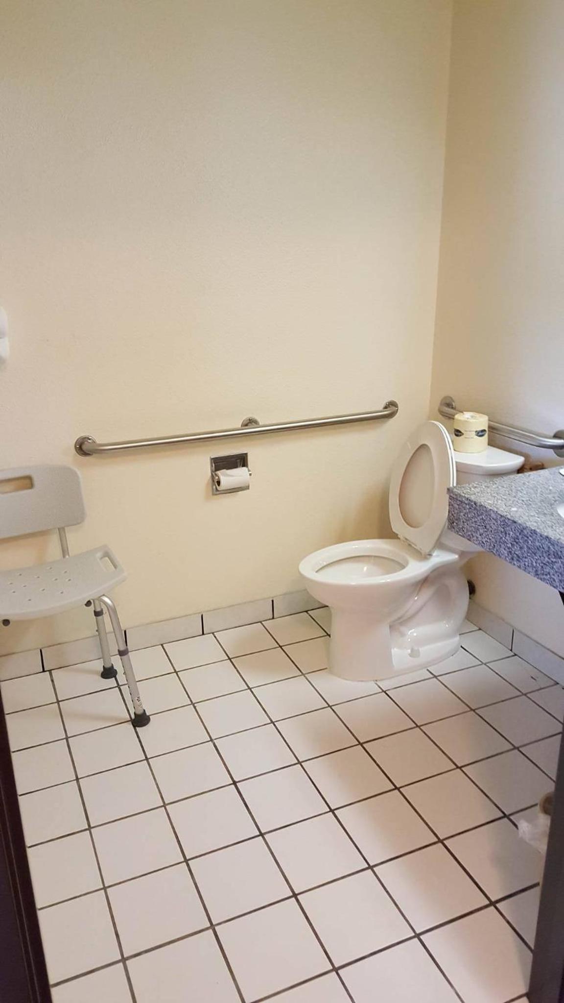 Queen Room - Disability Access/Non-Smoking - Photo 2