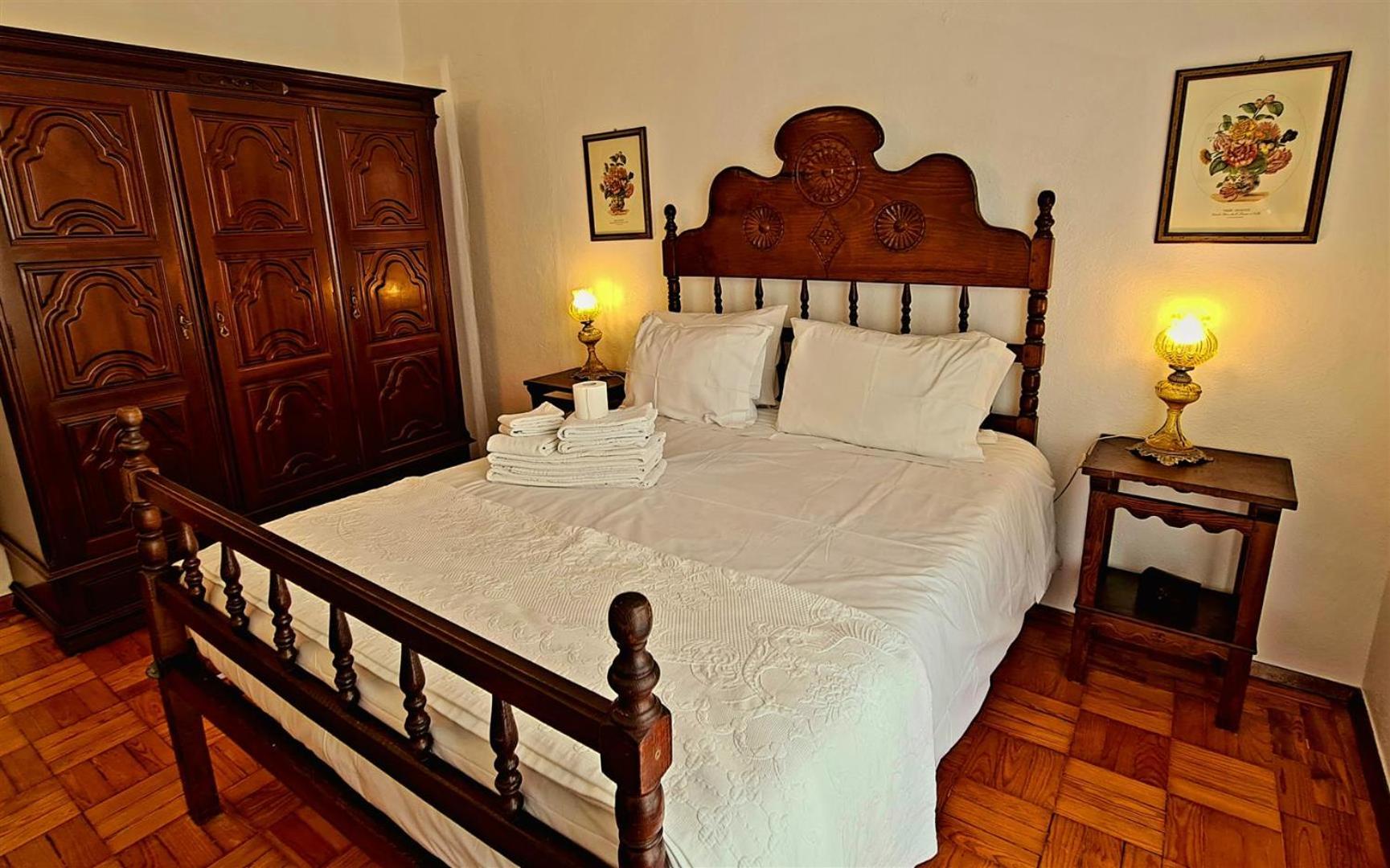 One-Bedroom Apartment with Sea View
