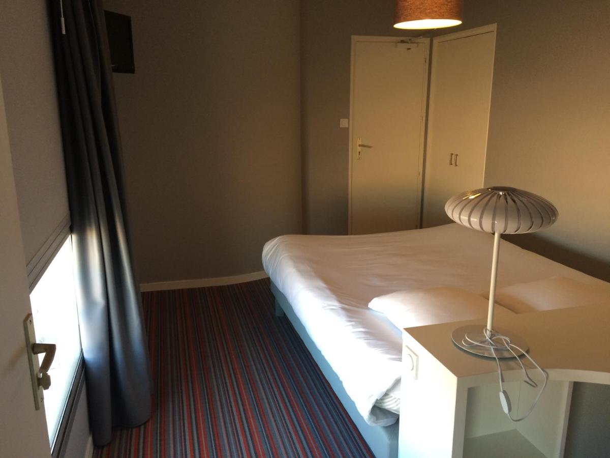 Standard Double Room Street Side photo 1