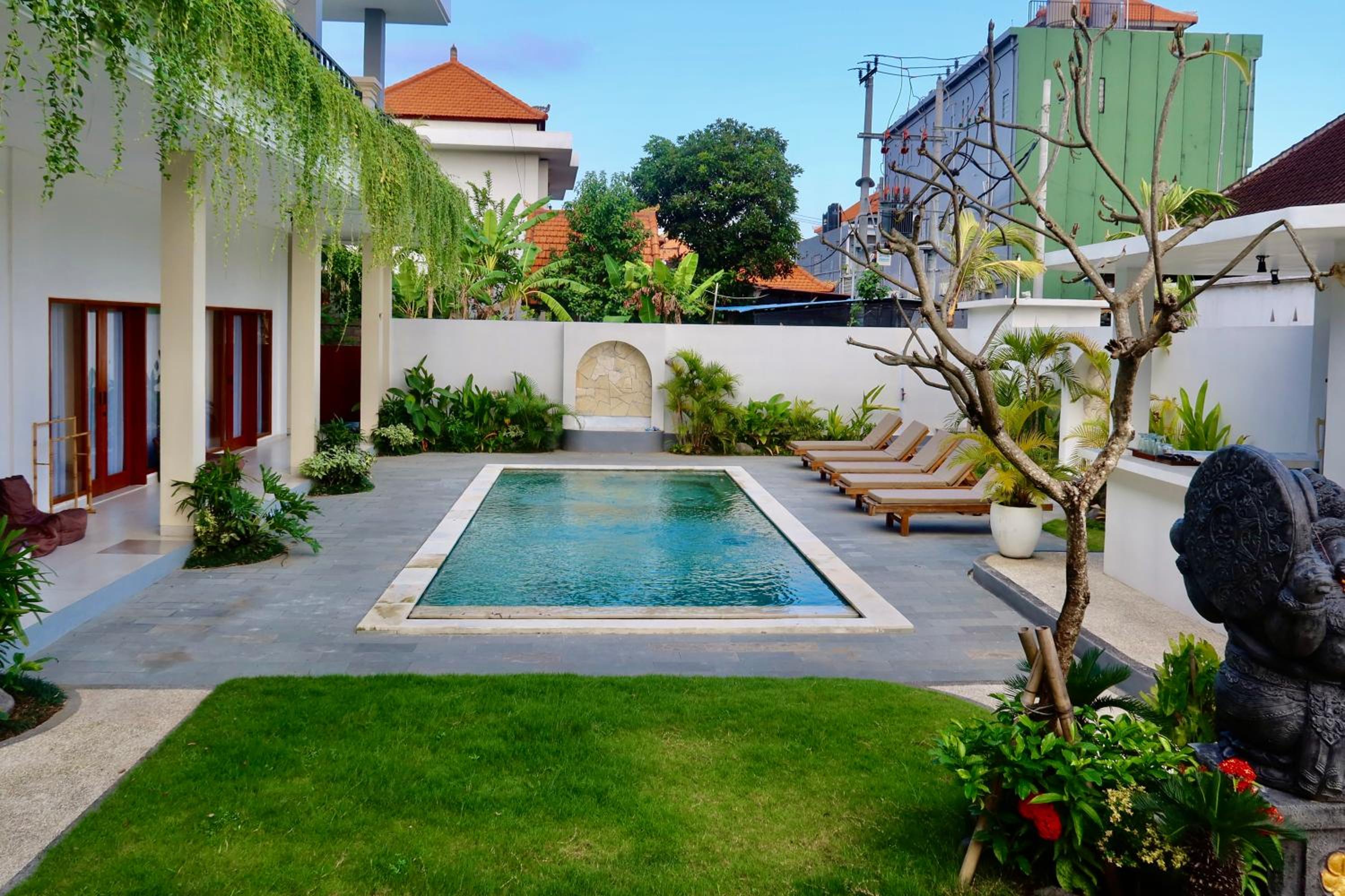 Double Room with Pool View - Photo 5