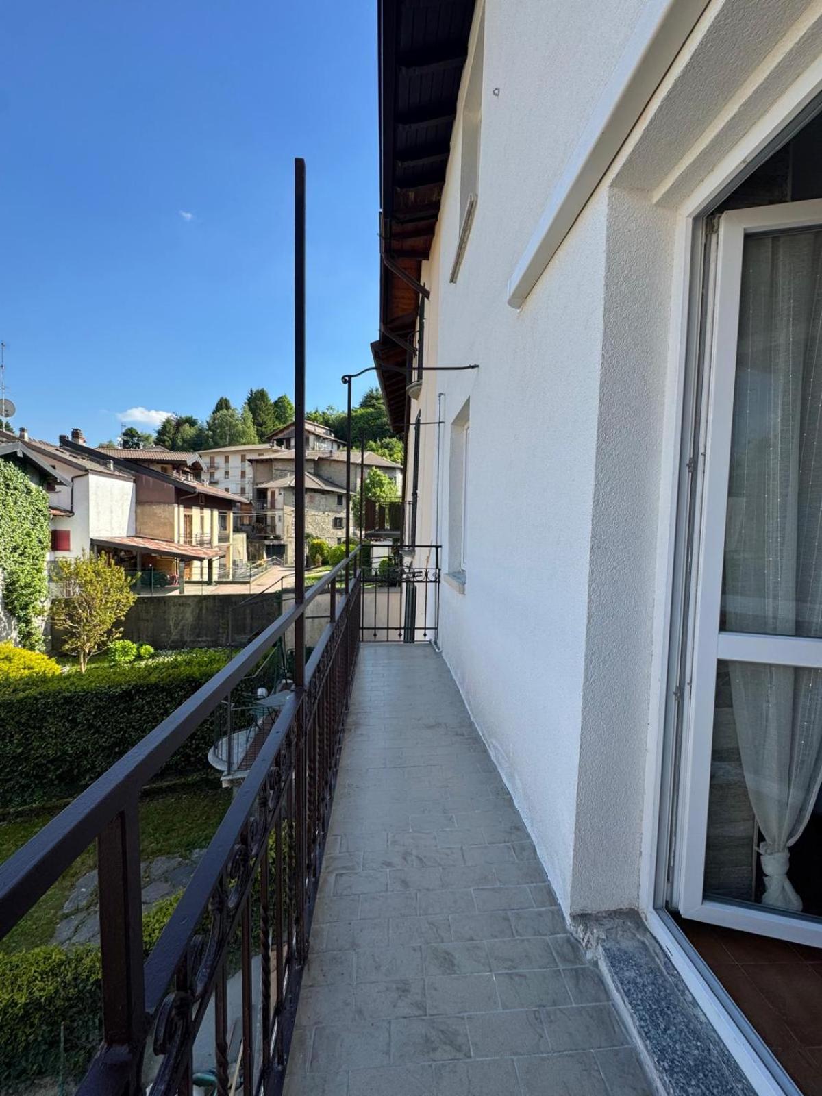 Deluxe One-Bedroom Apartment with Garden View