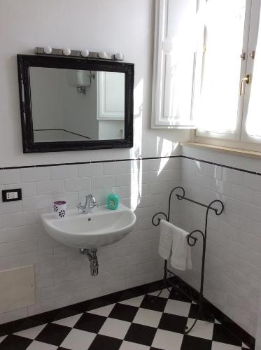 Quadruple Room with Private Bathroom photo 3