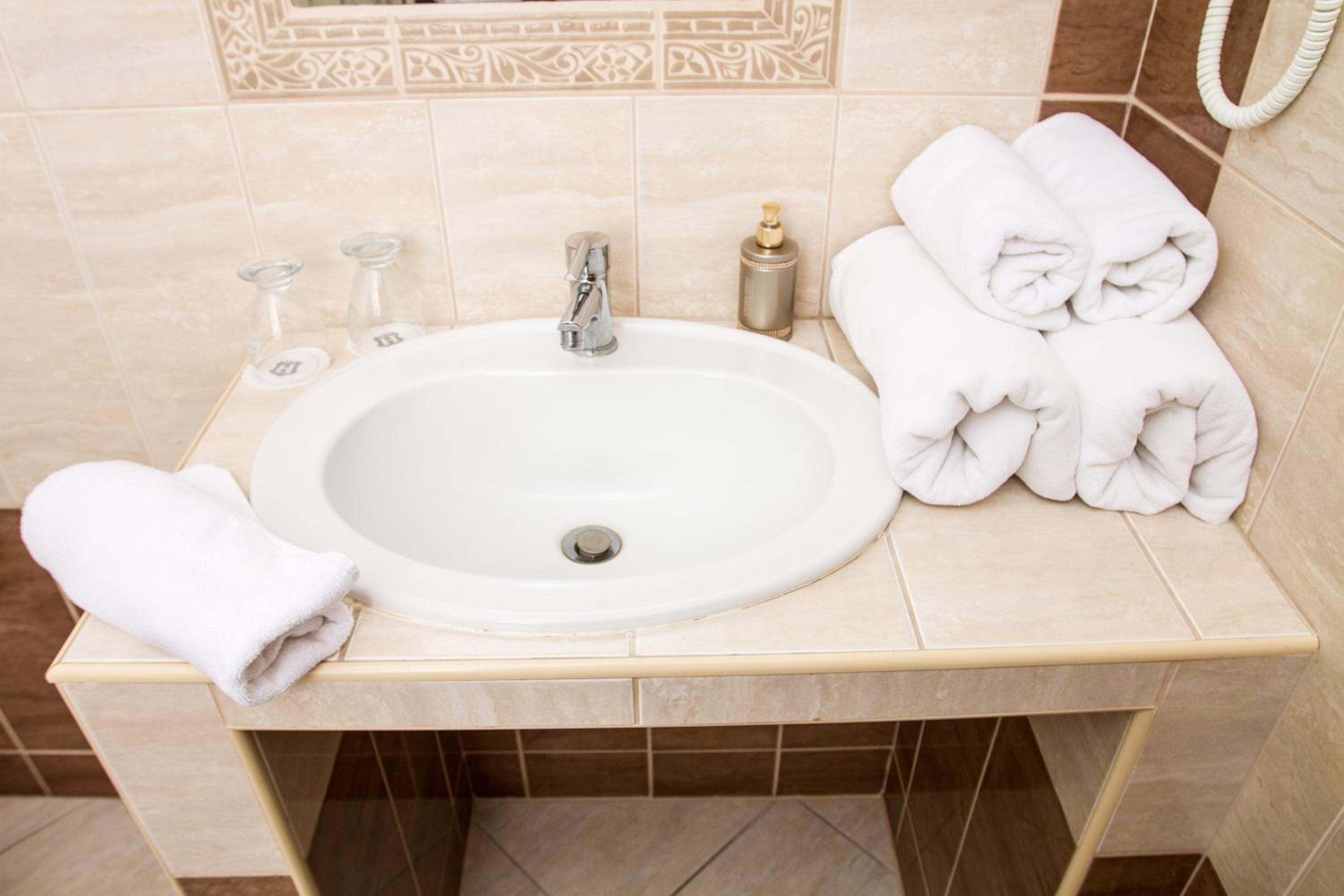 King Room with Spa Bath - Photo 5
