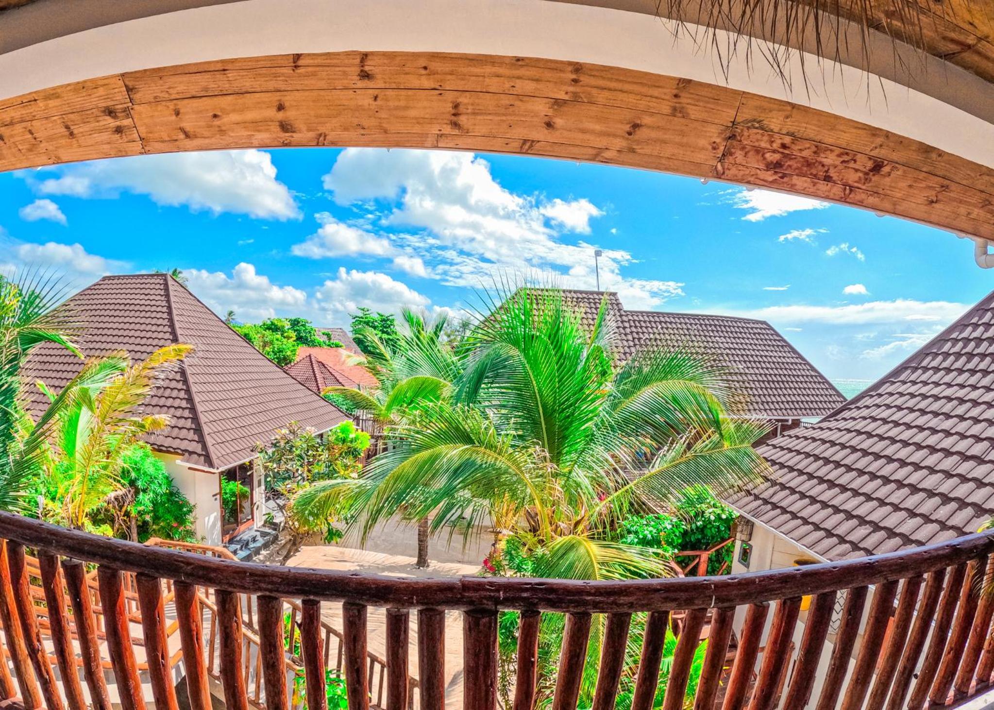 Deluxe Double Room with Balcony photo 3
