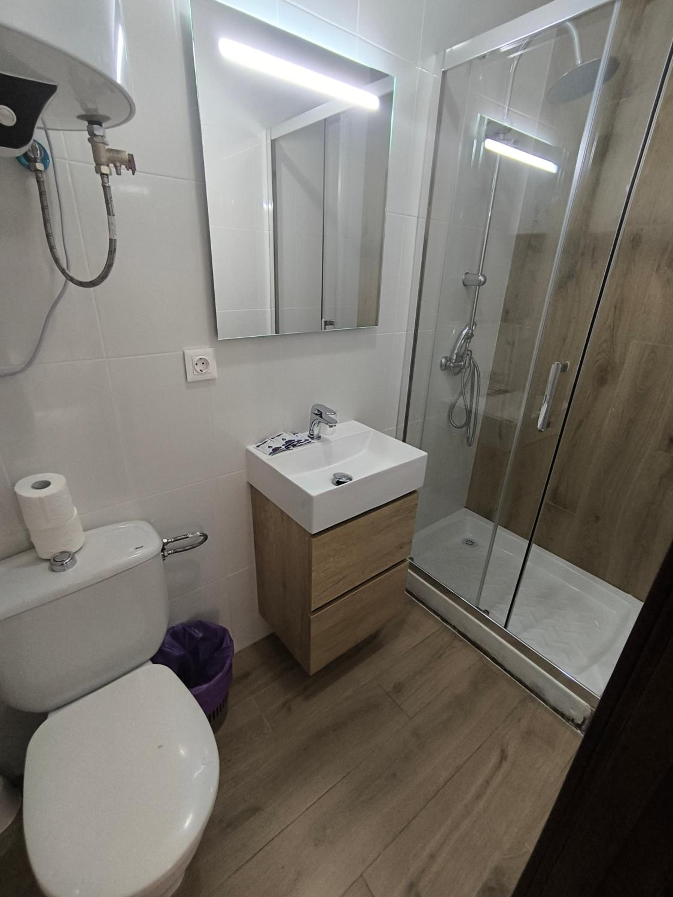 Economy Triple Room - Photo 1