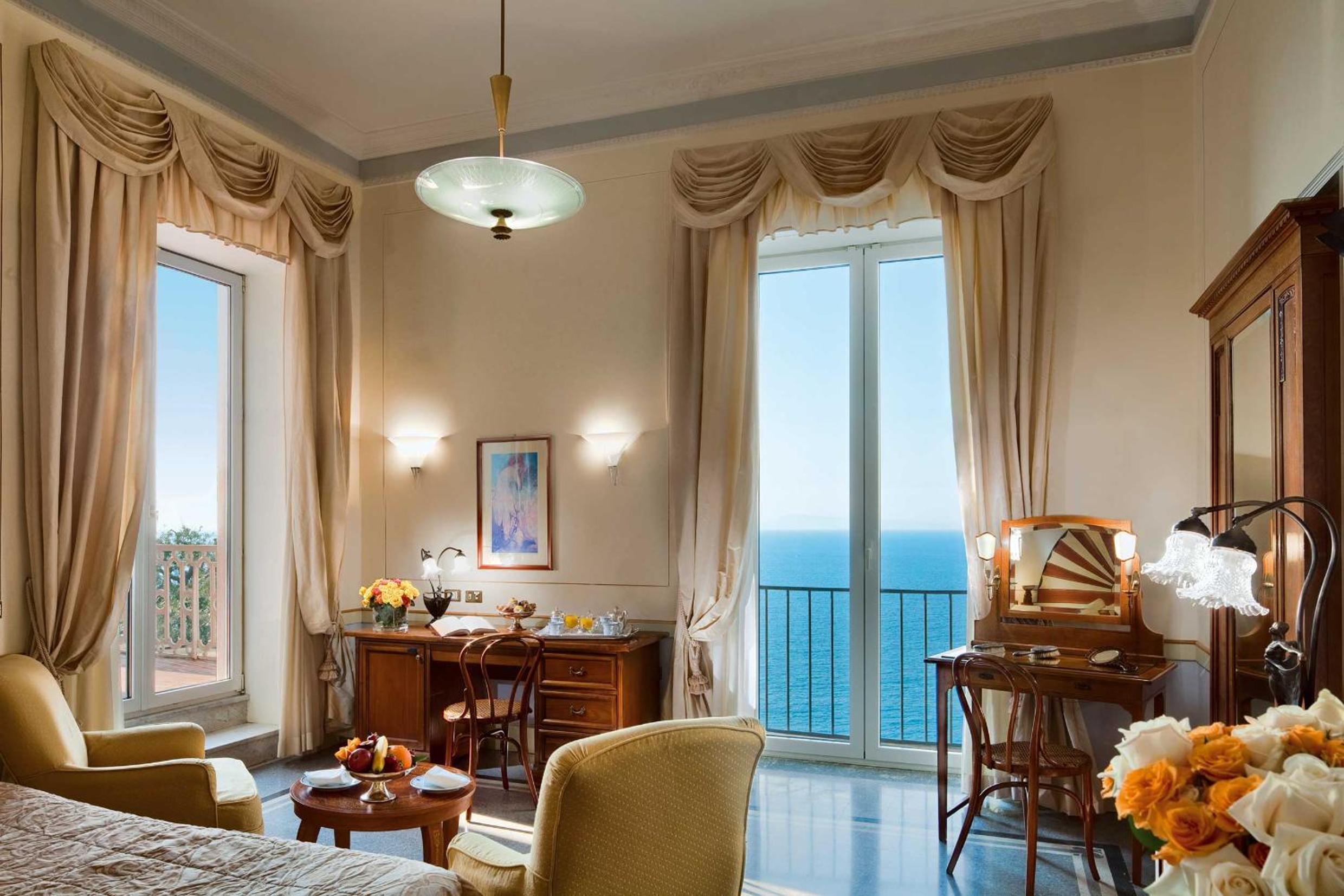 Deluxe Double Room with Sea View - Photo 5
