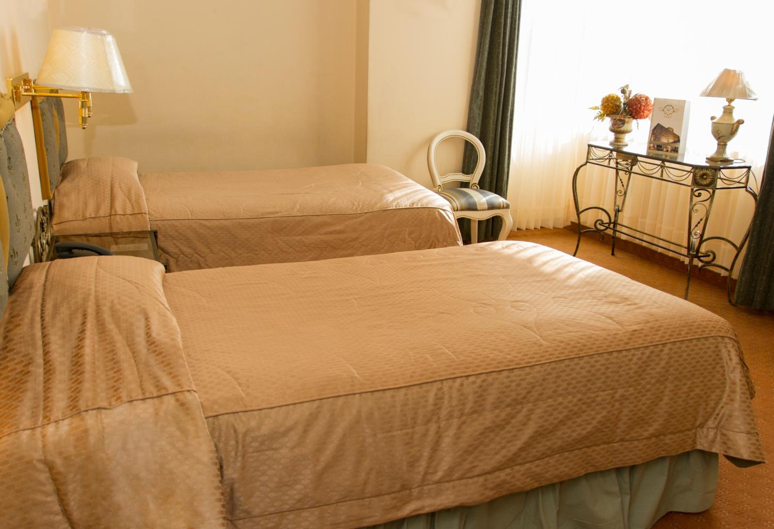 Twin Room - Photo 4