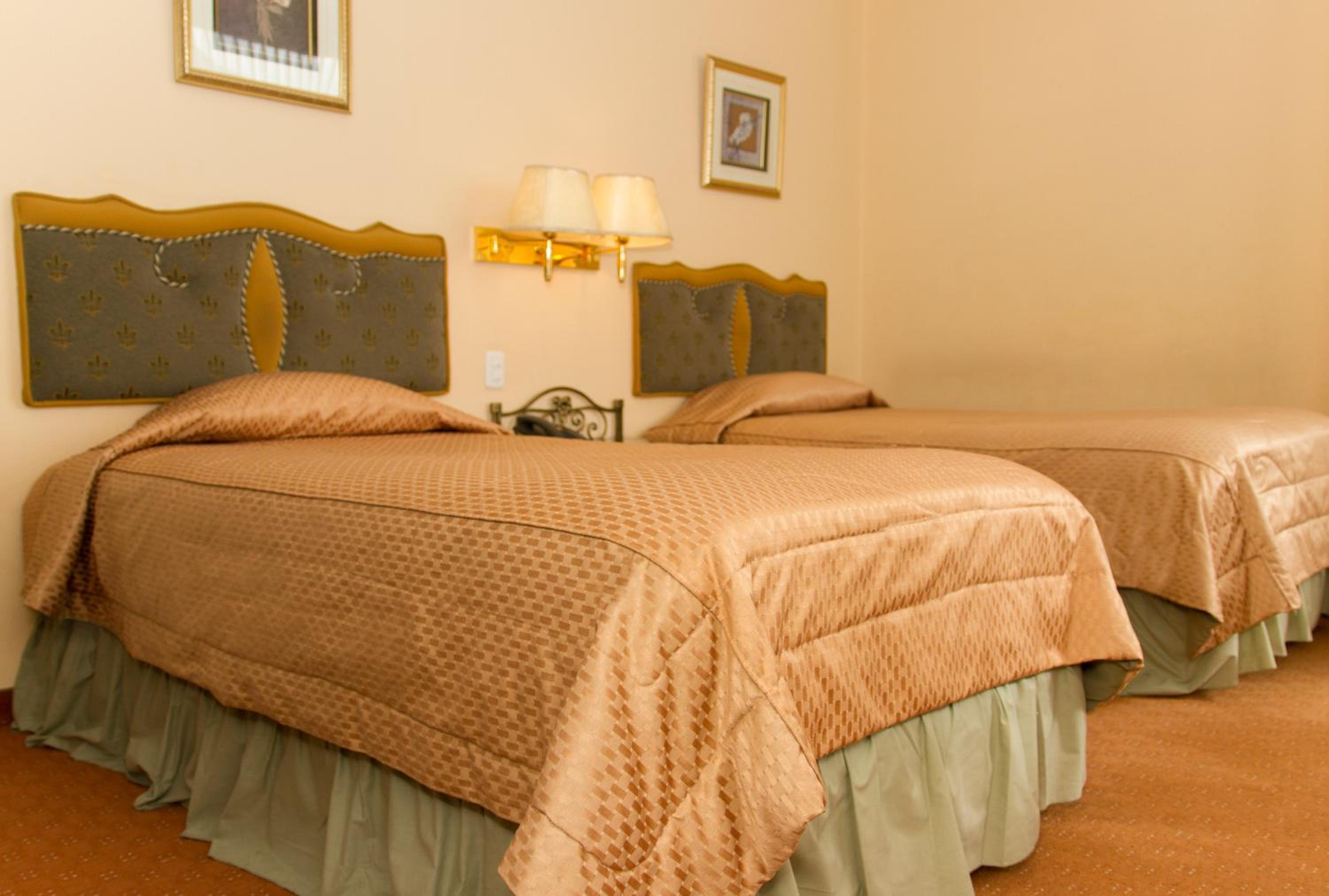 Twin Room - Photo 5