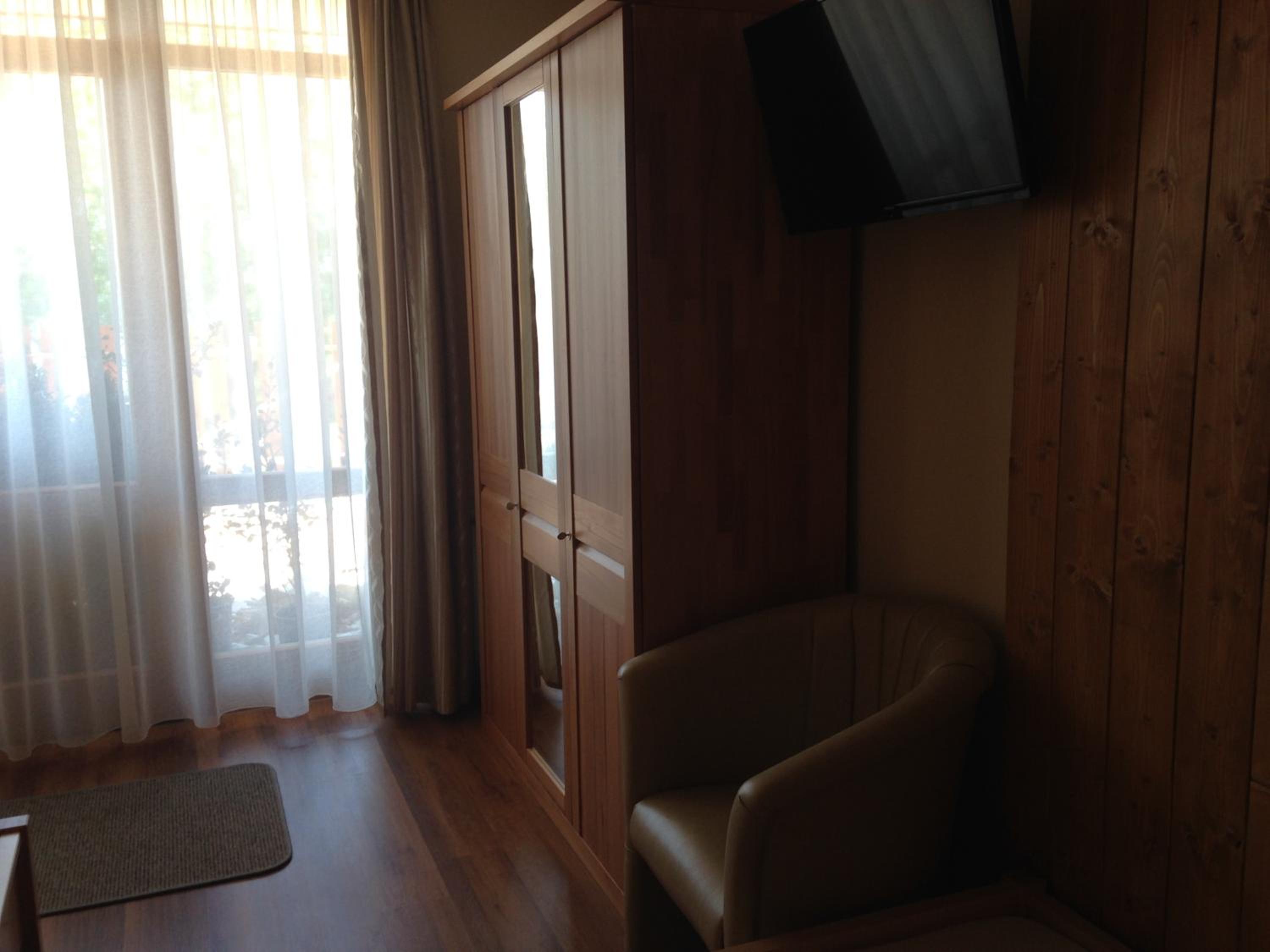 Two-Bedroom Apartment - Photo 5