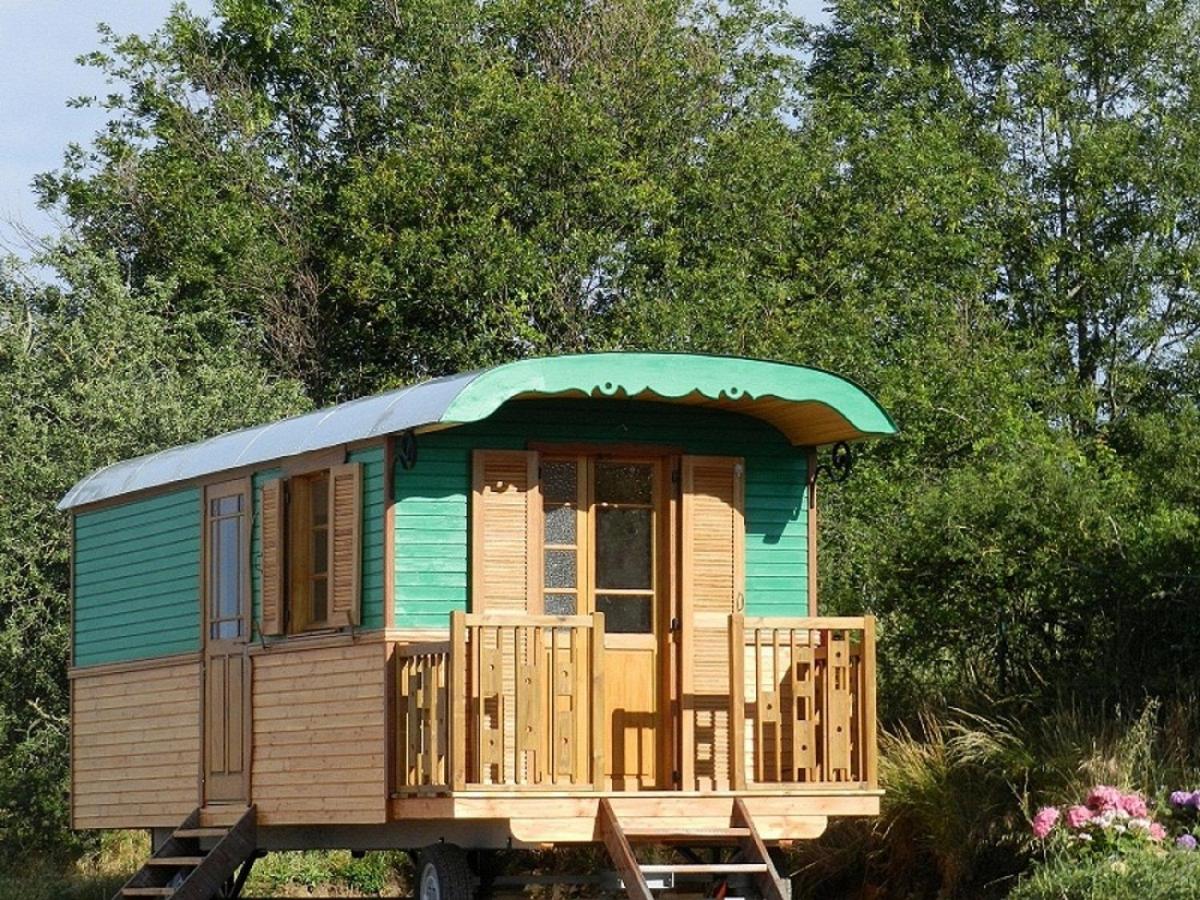 Wooden Caravan photo 2