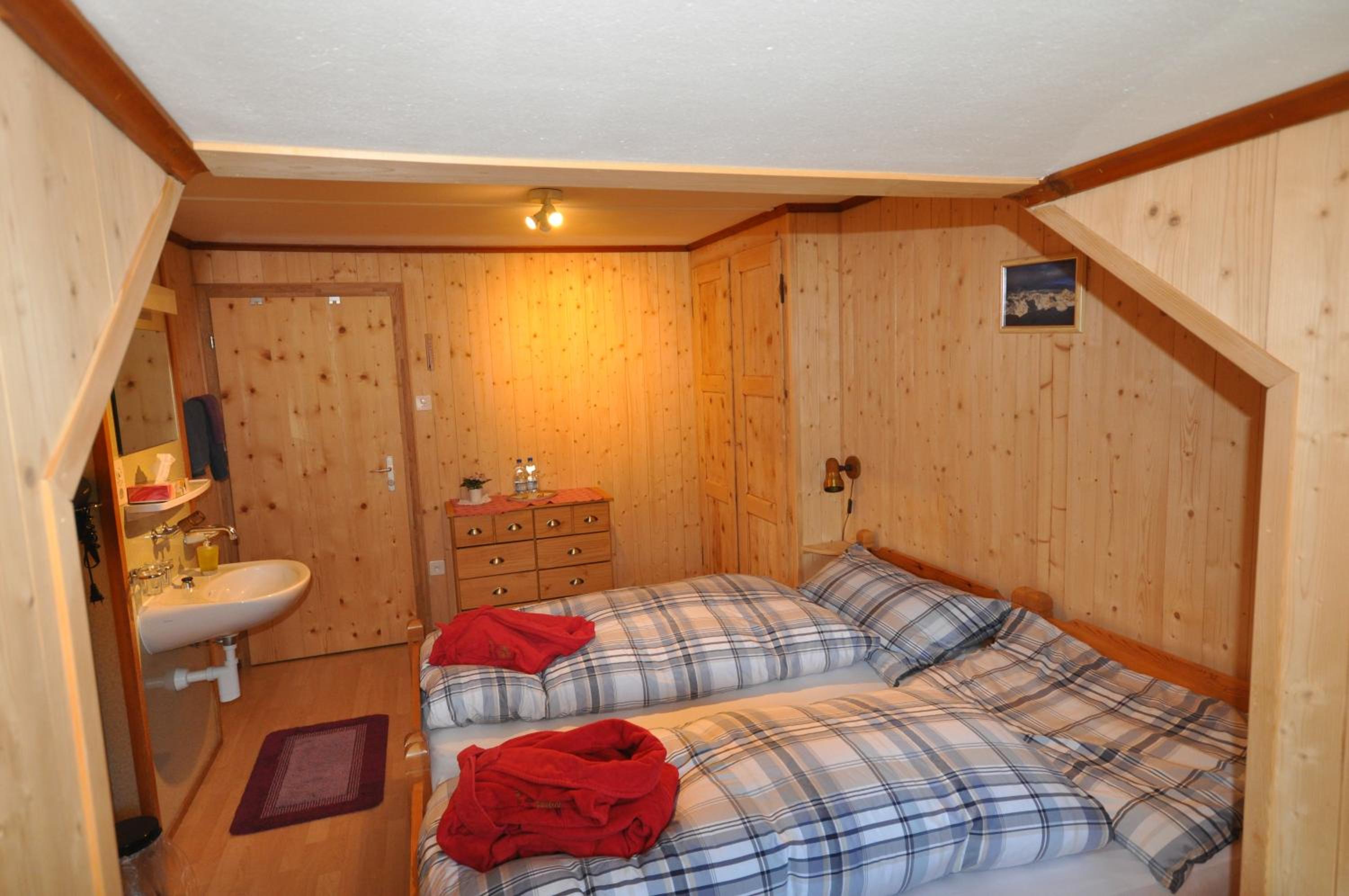 Double Room with Shared Bathroom photo 3