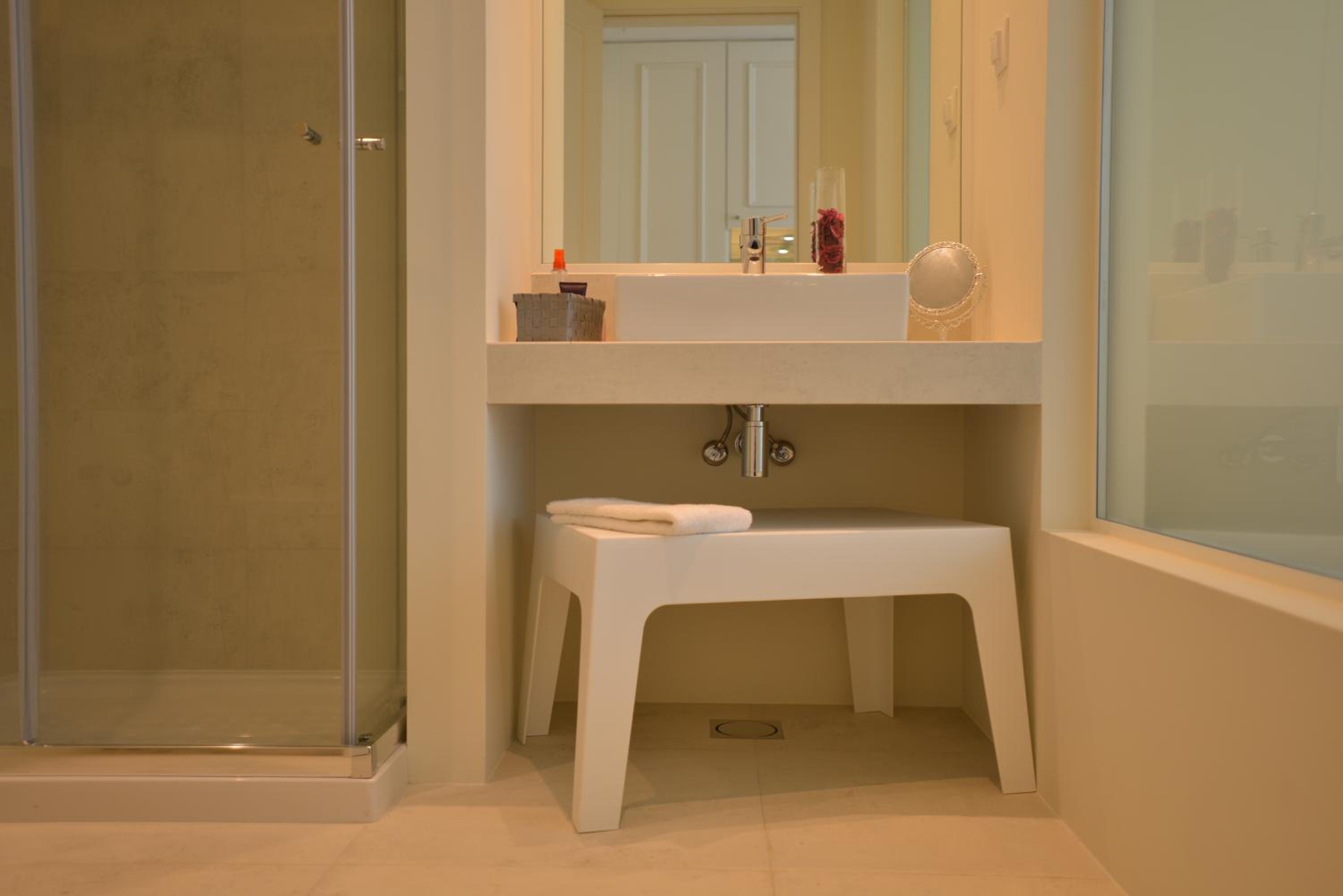Standard Double or Twin Room photo 3