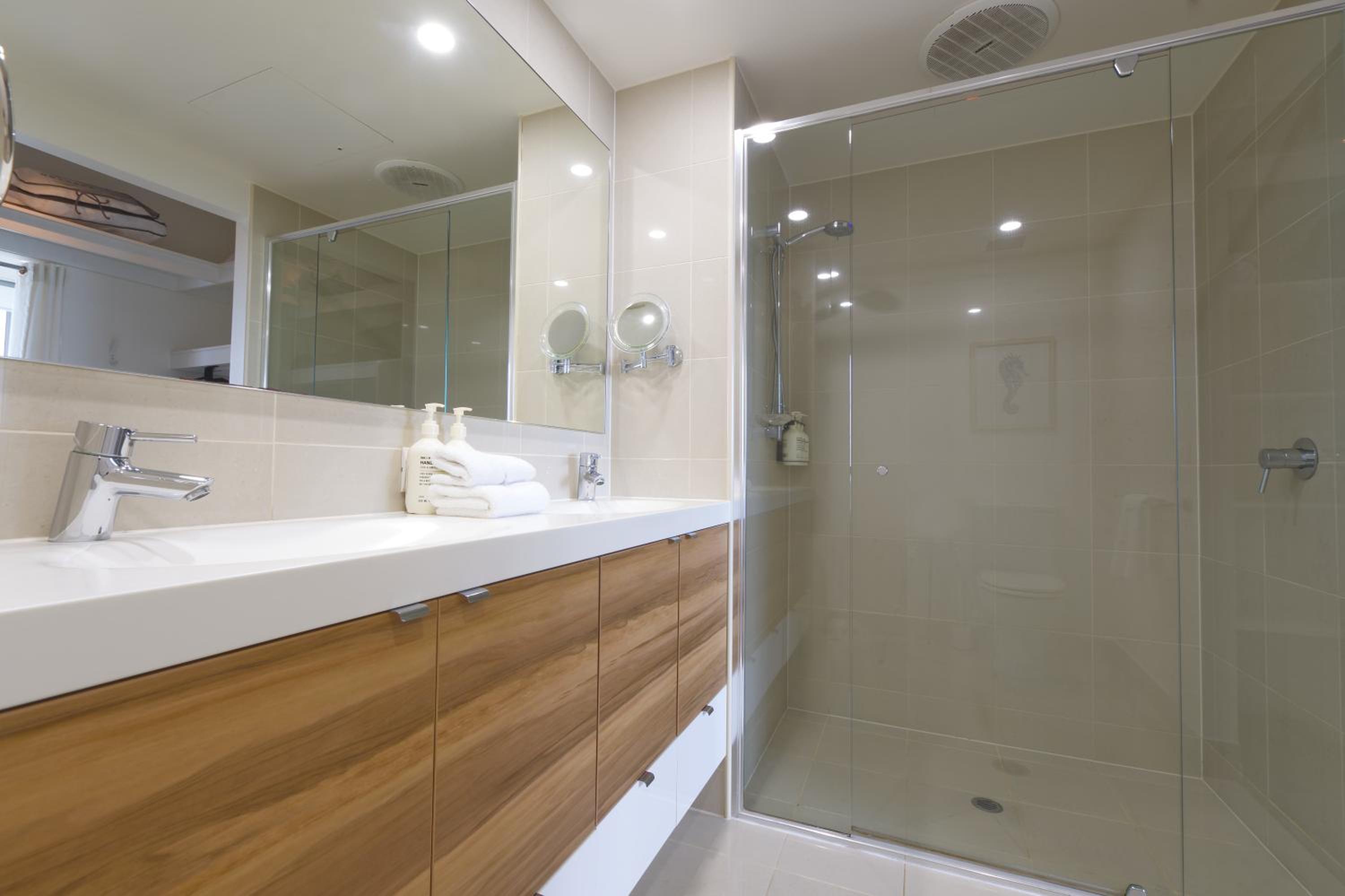 Two Bedroom Penthouse with Ocean Views - Photo 7