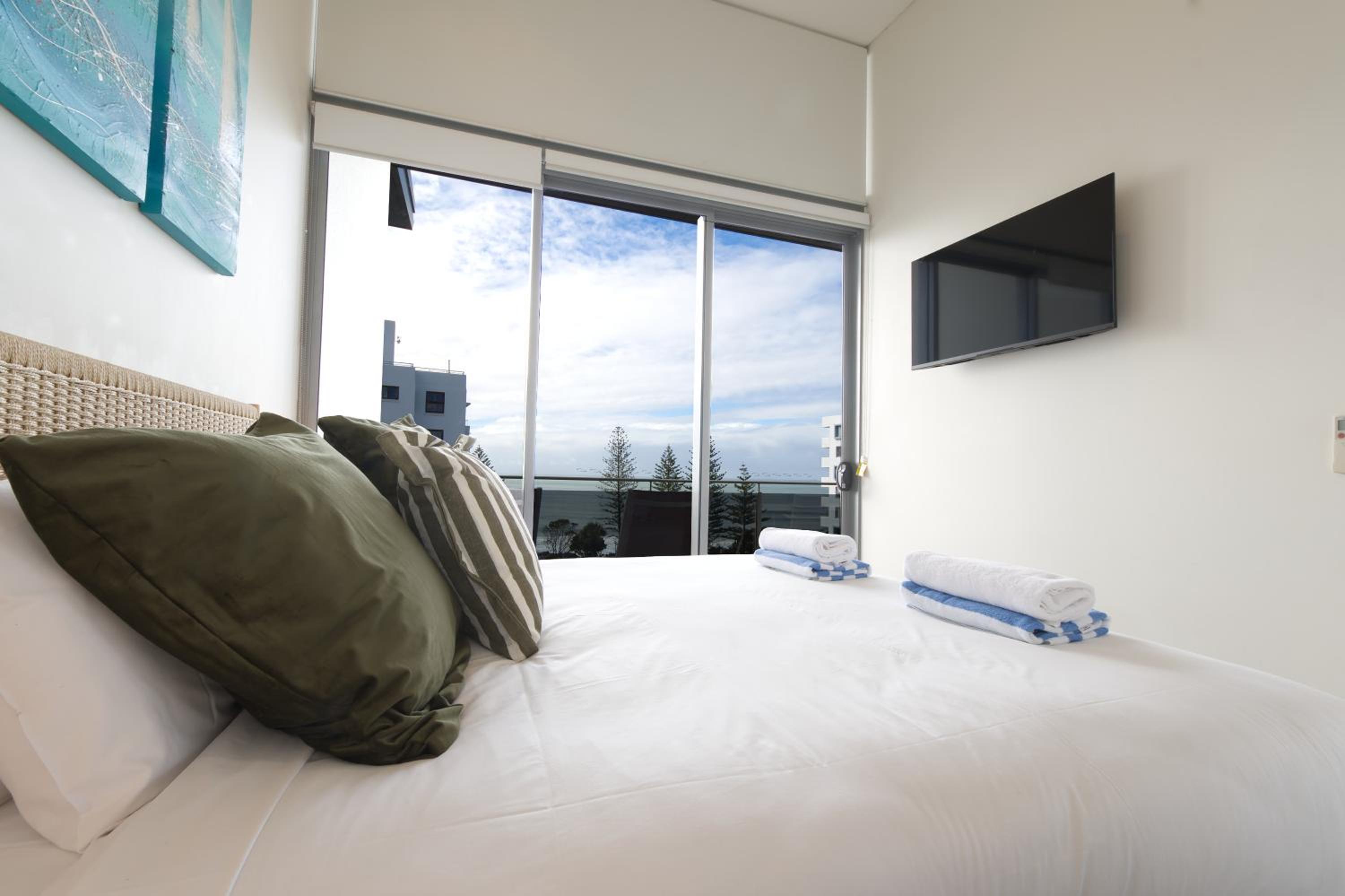 Two Bedroom Penthouse with Ocean Views - Photo 5