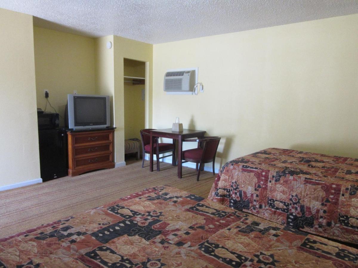 Double Room with Two Double Beds photo 1