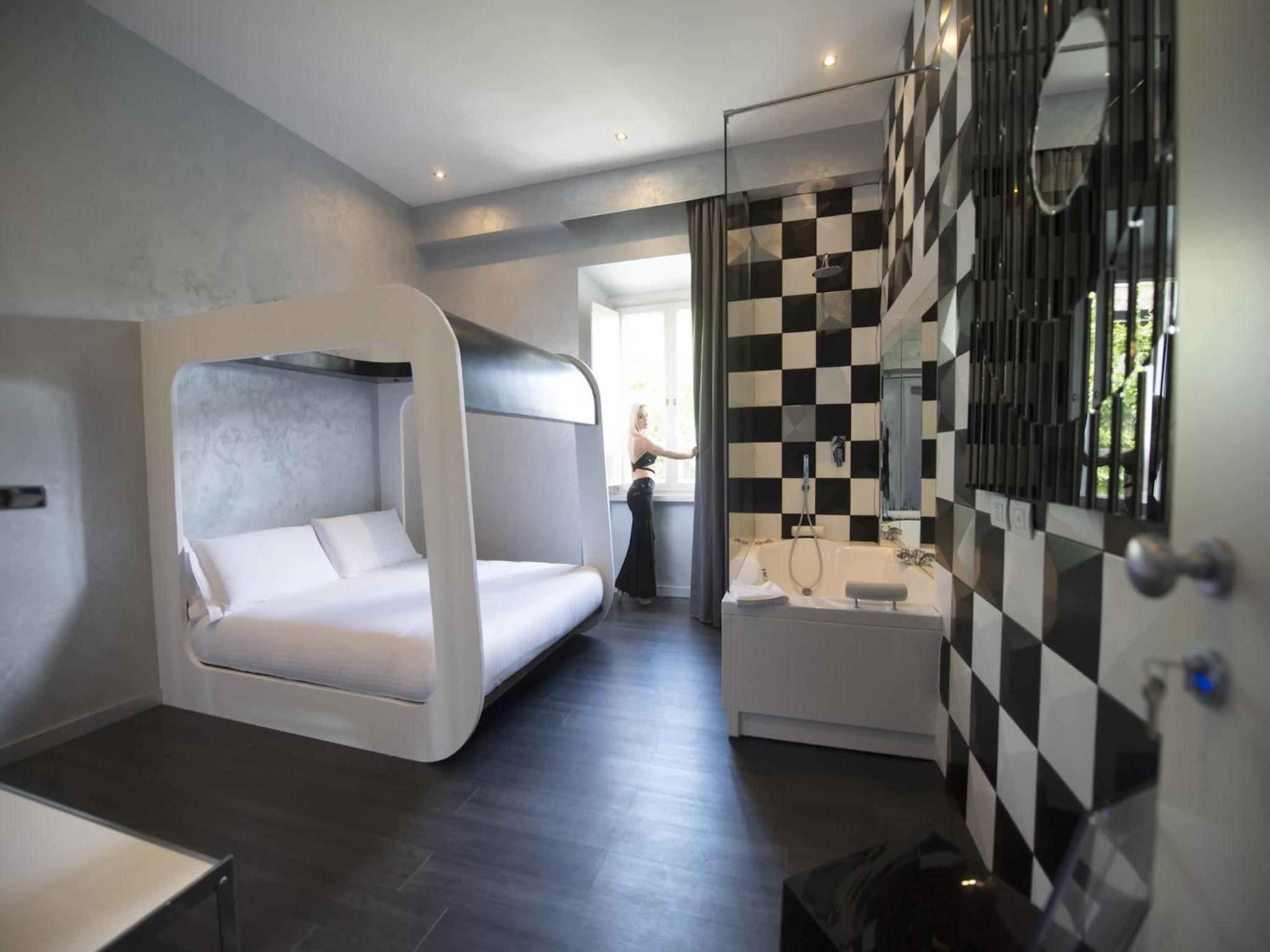 Deluxe Double Room with Spa Bath photo 3