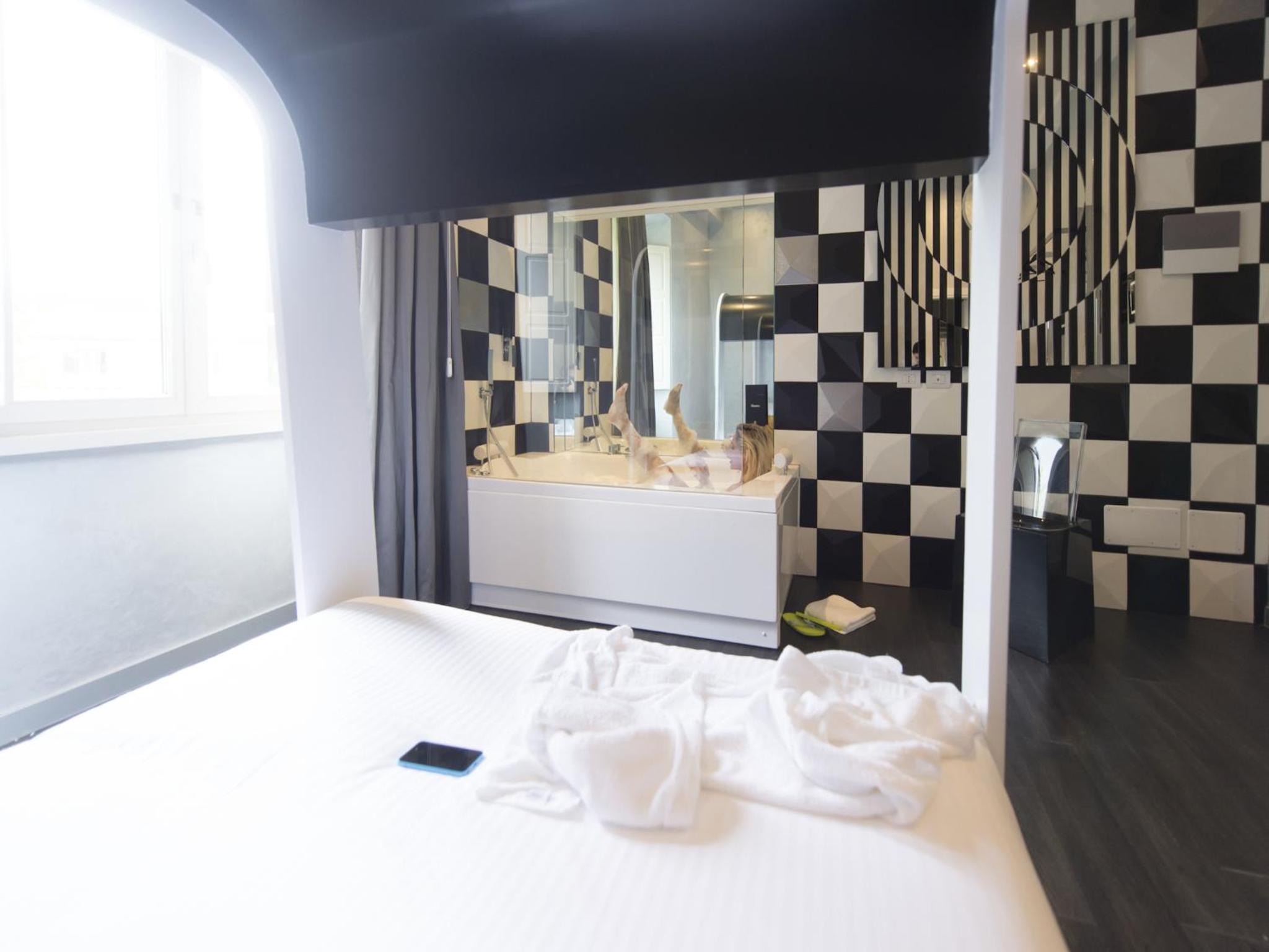 Deluxe Double Room with Spa Bath  photo 3