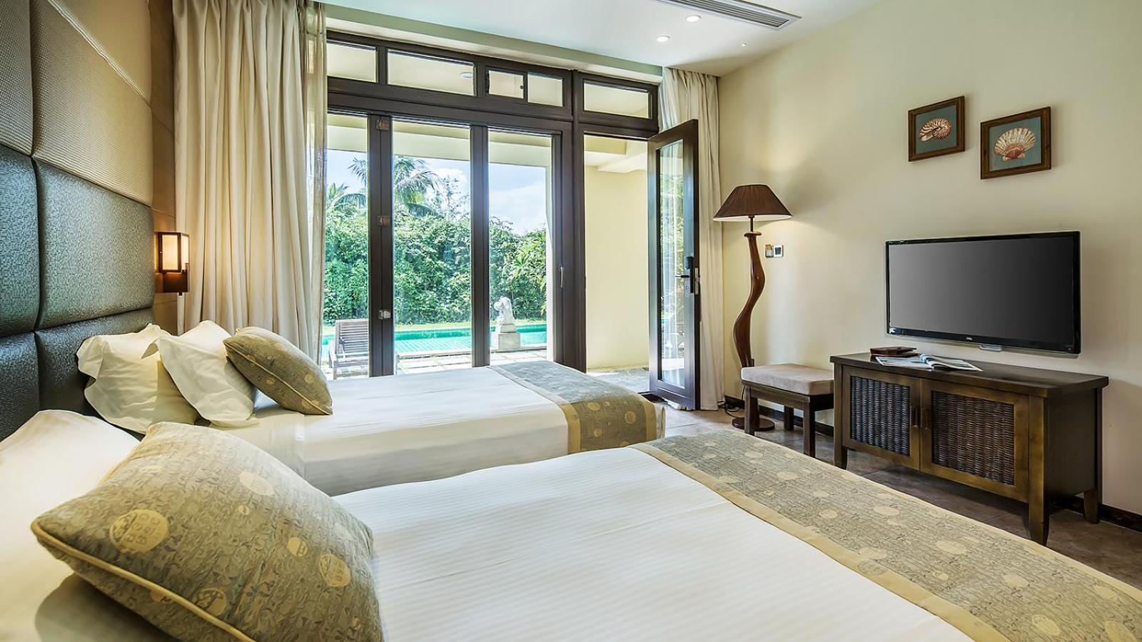 Twin Room with Shared Bathroom