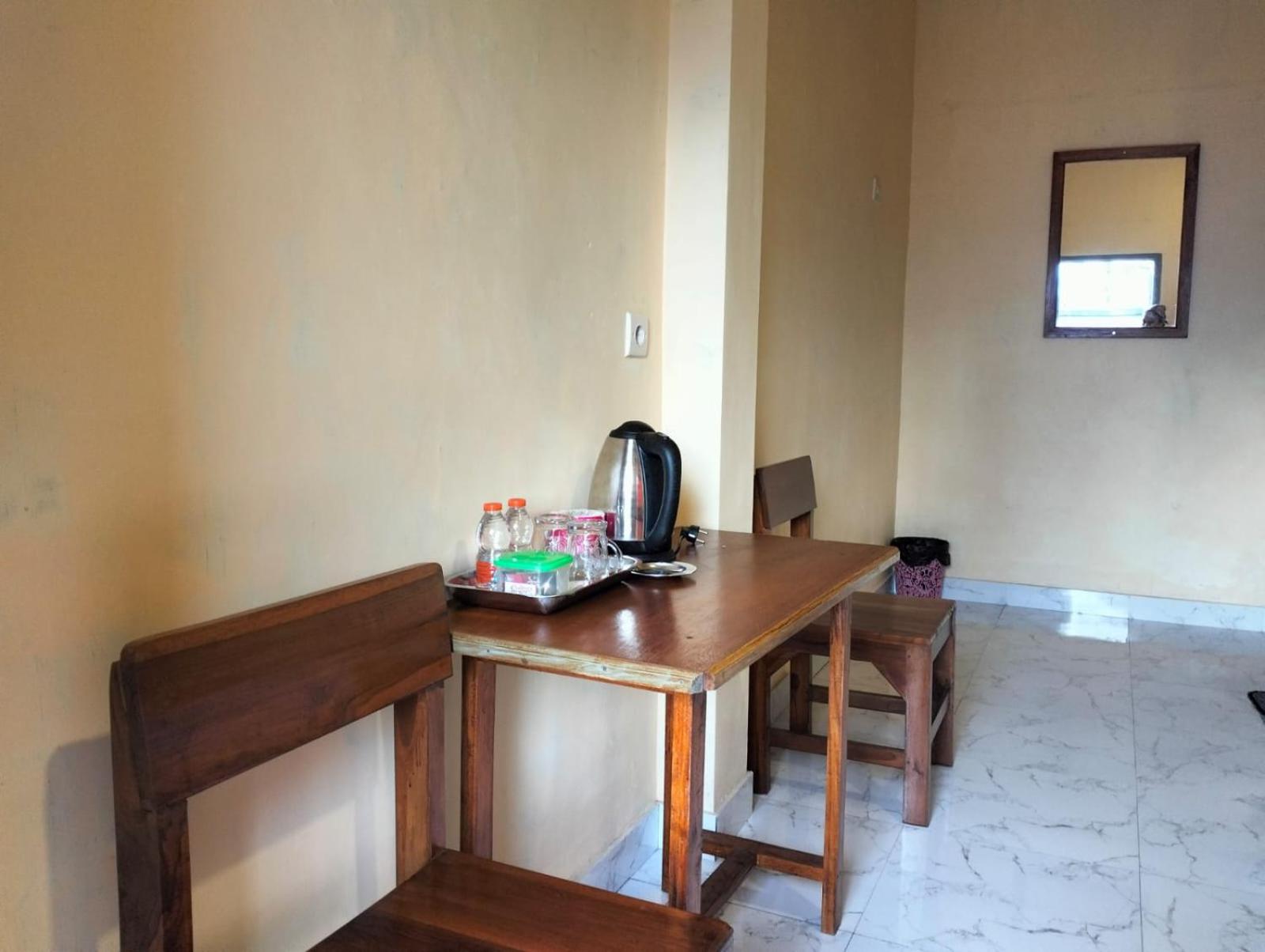 Standard Twin Room - Photo 3