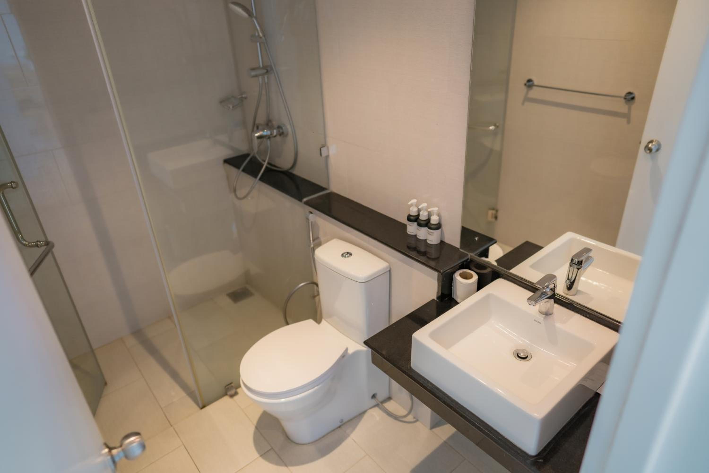Two-Bedroom Apartment with Partial Ocean View photo 2