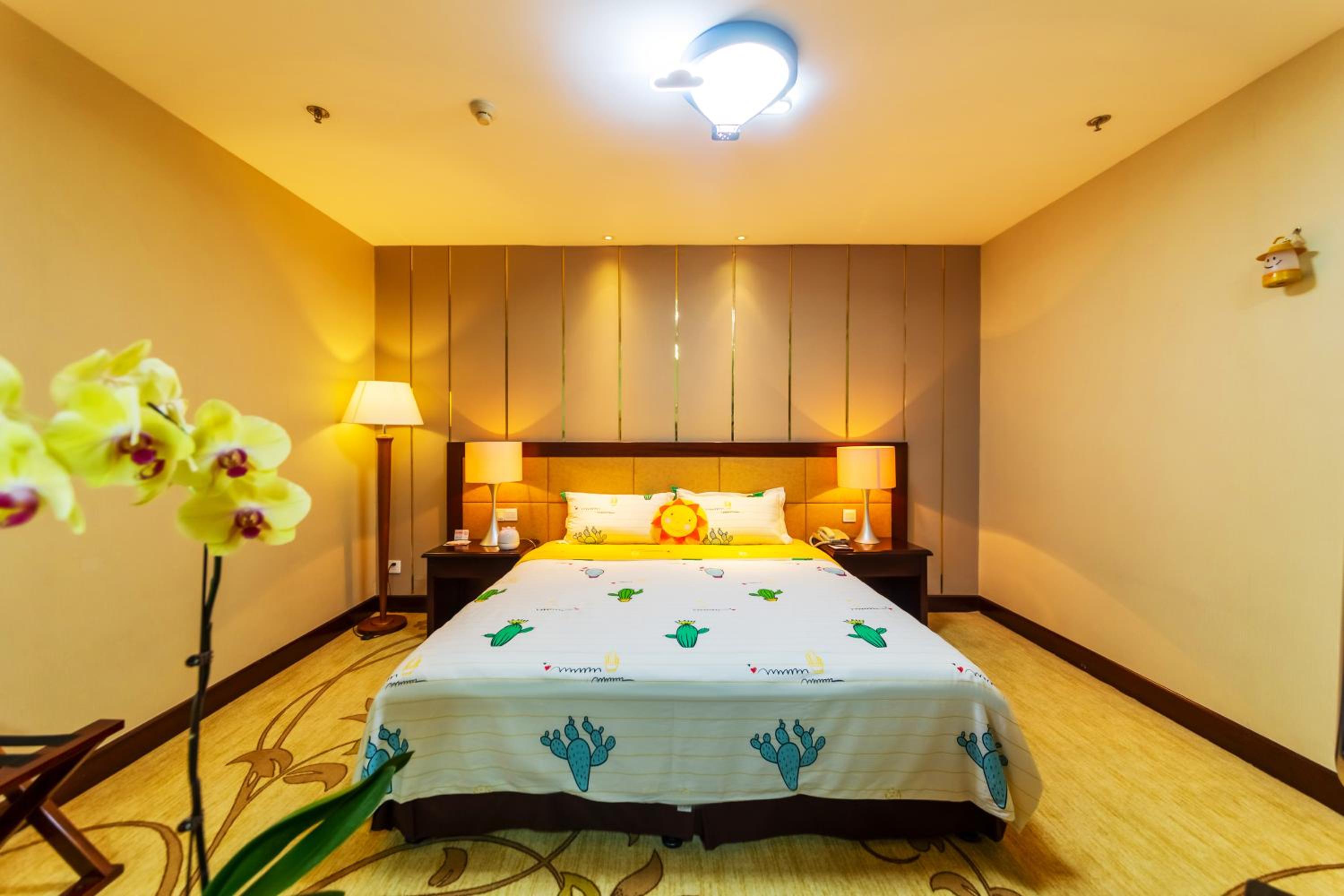 Deluxe Family Suite