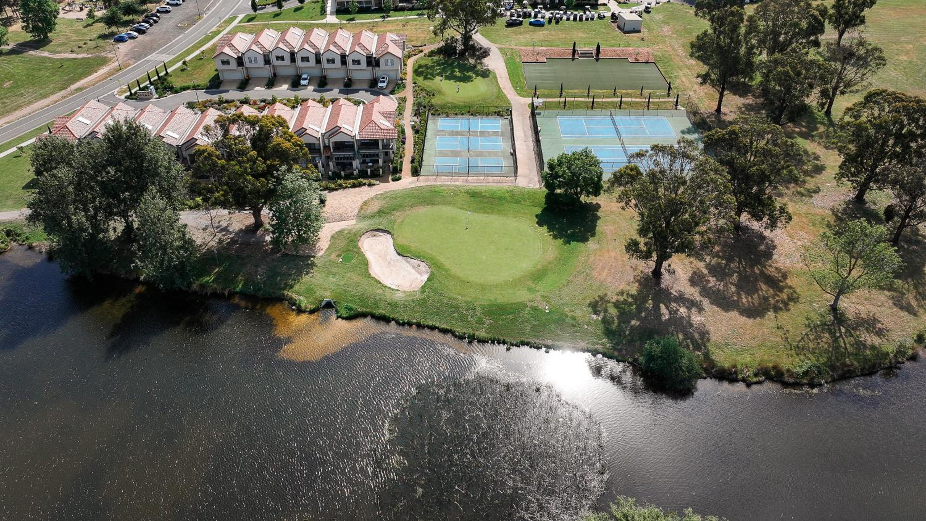 Lawn View One Bedroom Multi Night