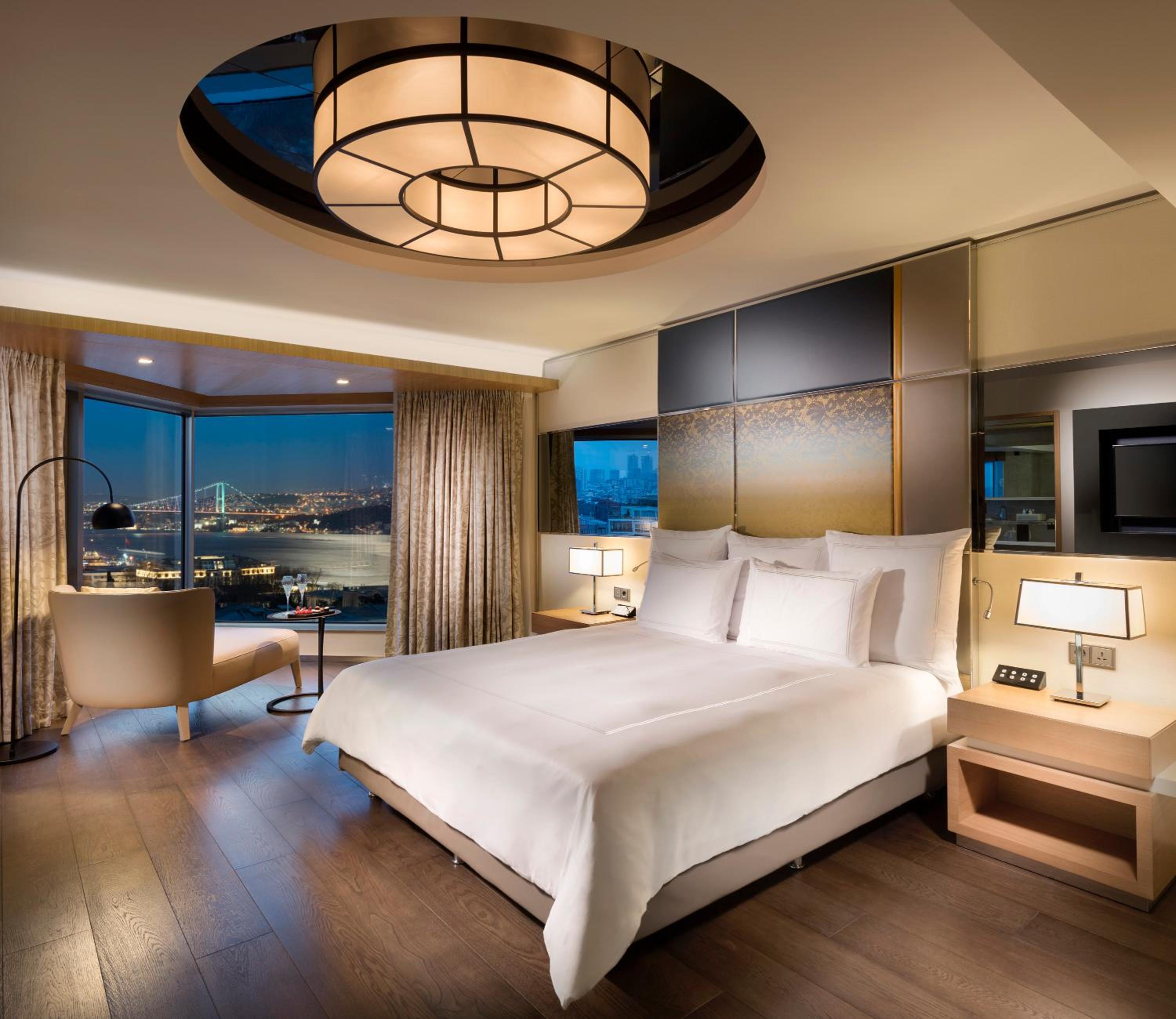 Jacuzzi Suite thumbnail 5