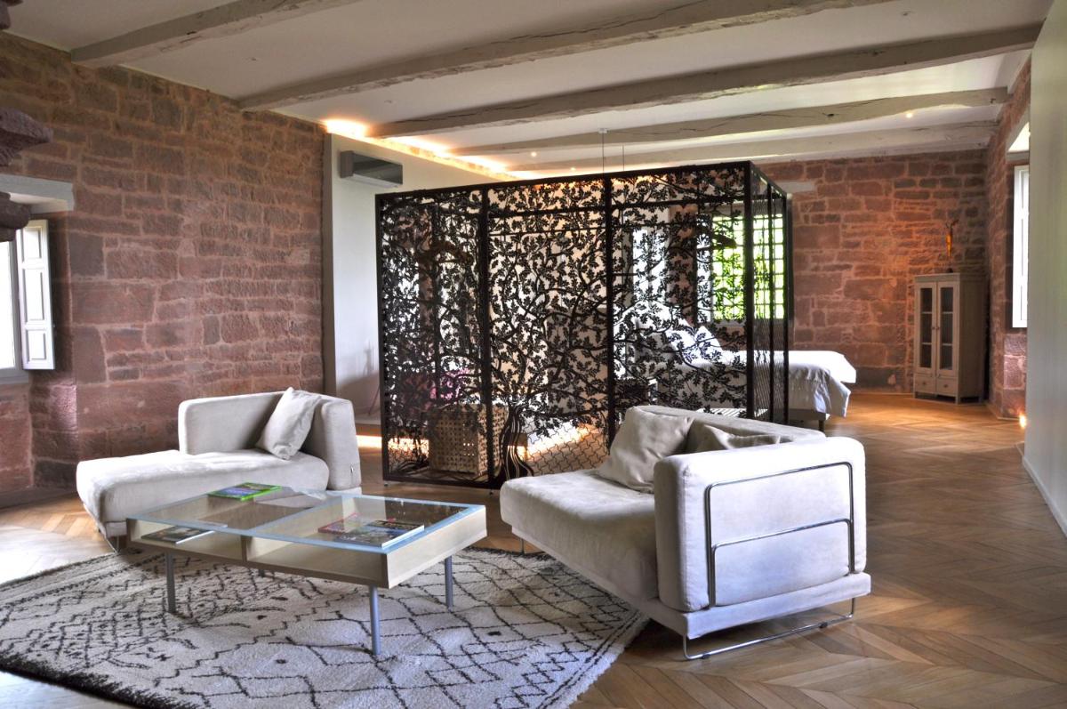 Deluxe King Suite photo 1